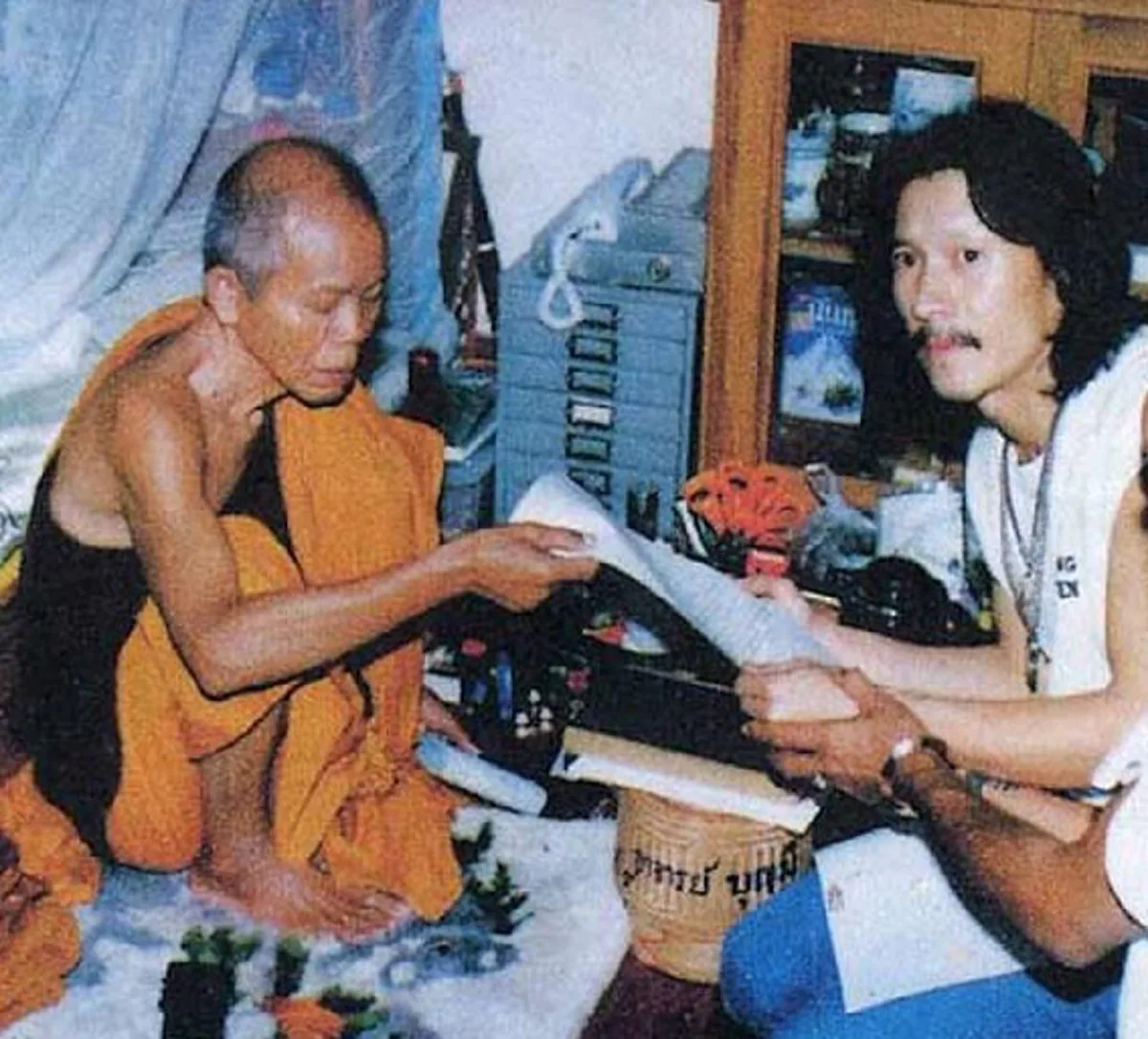 \"หลวงพ่อคูณ\" ชี้แนะเส้นทางชีวิต \"แอ็ด คาราวบาว\" ตาสว่างใช้ชีวิตไม่ประมาทบนเส้นทางเรียบง่าย