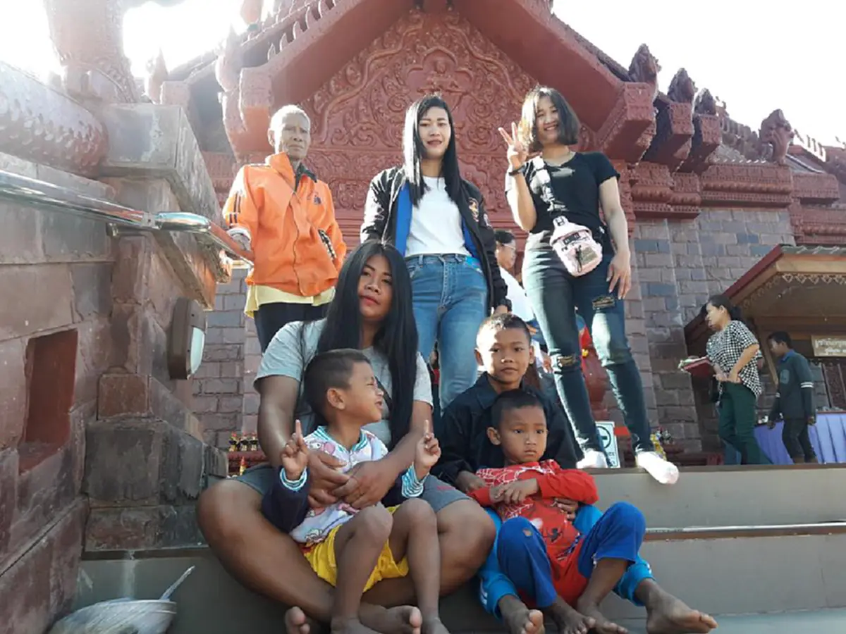 สาวน้อยตัดใจซื้อหวยส่งท้ายปี ถูกรางวัลที่ 1 รับเต็มๆ12 ล้าน