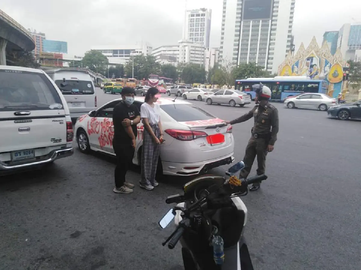 รถโดนพ่นสี "เมียน้อย แย่งผัวชาวบ้าน" แชร์สนั่นโซเชียล อาจจะเป็นการโปรโมทละคร