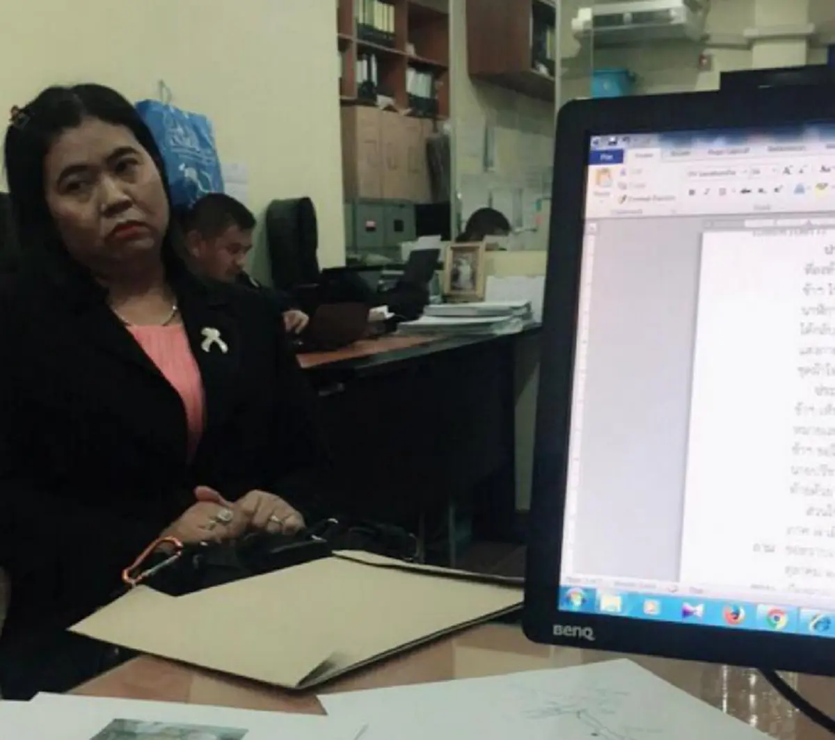 อ่าวเฮ้ย..ไม่เหมือนที่คุยกันไว้นี่หน่า!!! "เจ๊กุ้ง" พยานครูปรีชา ยังงงๆ กลับลำบอกไม่เห็นหวย ให้ปากคำไม่ตรงสำนวนเดิม ตกลงยังไม่กันแน่??