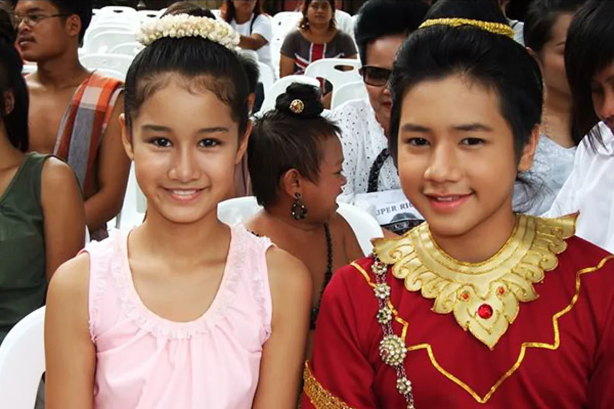 จำเธอได้ไหม!!! "การ์ตูน กิ่งกาญจน์" ดาราเด็กละครพื้นบ้าน หลายคนอาจคุ้นหน้า ล่าสุดโตเป็นสาวสวยเต็มวัยแล้ว สวยปิ๊งเว่อร์ !?!