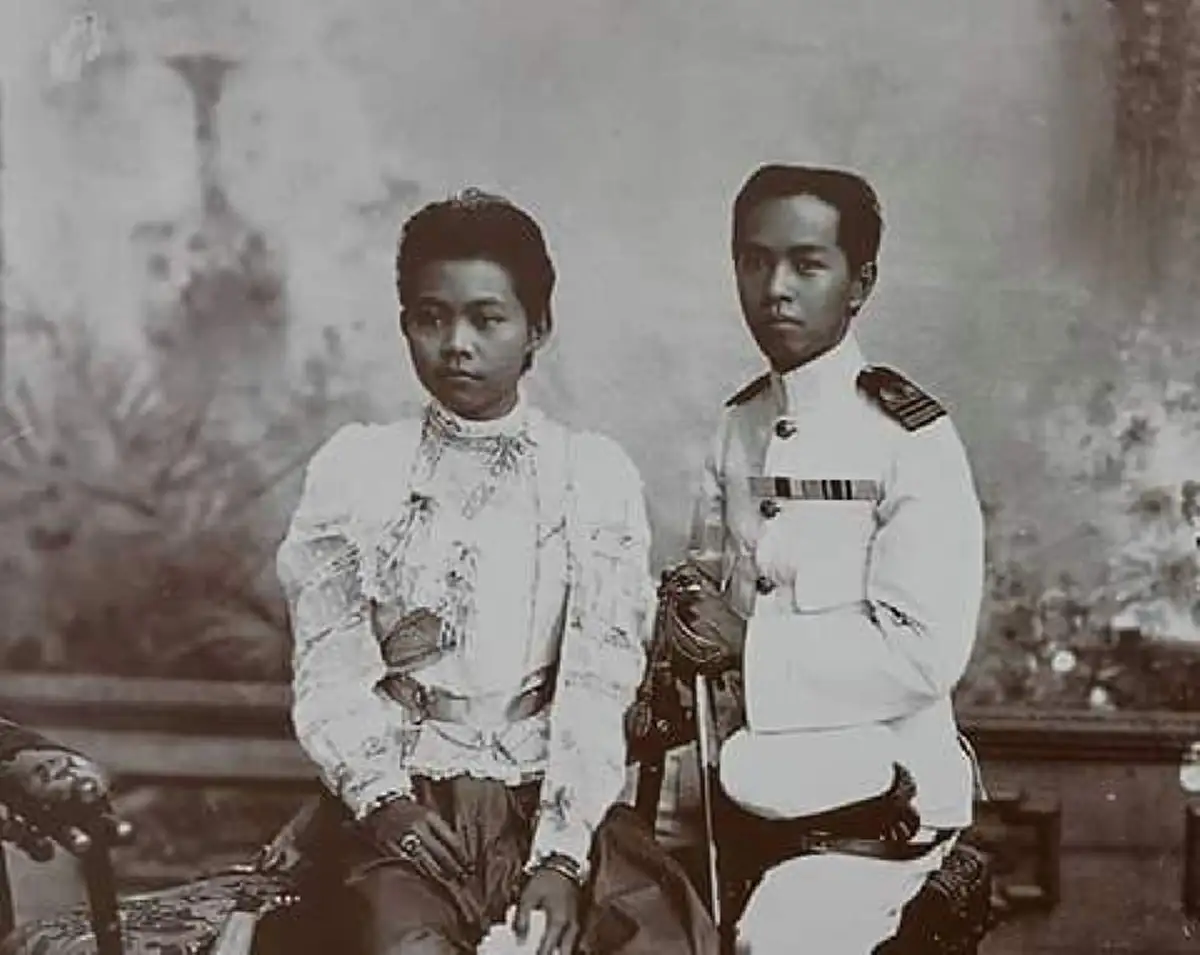 ย้อนรอยโศกนาฏกรรมความรัก!! ๒๖ กรกฎาคม วันคล้ายวันสิ้นชีพิตักษัย "หม่อมเจ้าทิพยสัมพันธ์" พระชายาใน "กรมหลวงชุมพรเขตอุดมศักดิ์"#วันนี้ในอดีต!!