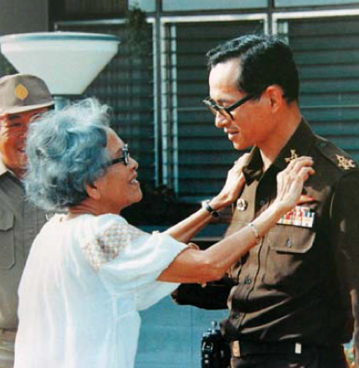 ต้นแบบที่ควรทำตาม!! 7 วิธีการเลี้ยงลูกของ "สมเด็จย่า" น่าทึ่งและทรงคุณค่า ง่ายๆ แต่ผลลัพธ์ดีเยี่ยม