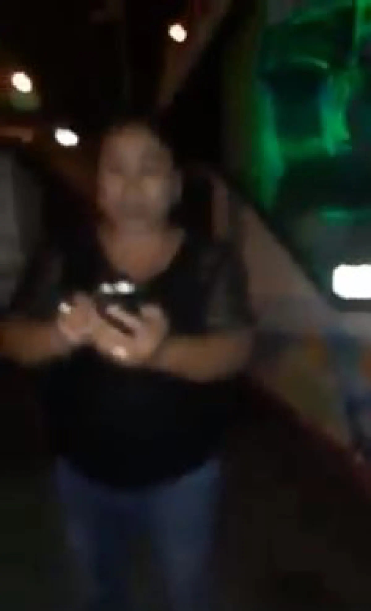 อับอายขายขี้หน้า !!! รถบัสกระบี่-กทม. ยิงยาว8ชม.ไม่แวะพัก นักท่องเที่ยวโอดหนักสุดทรมานไร้น้ำไร้อาหาร...หายนะชัดๆ ! (มีคลิป)