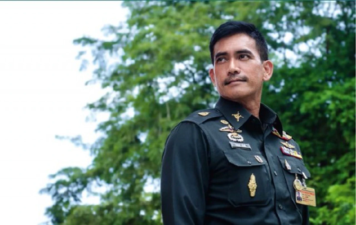 #ไม่เคยรู้มาก่อน!! 8 ดาราดังที่มีอาชีพ "ทหาร ตำรวจ" บางคนมียศระดับสูง ทำแฟนคลับอึ้ง สตั๊นไป 10 วิ อย่าได้แหยมเชียว !! (ชมภาพ)