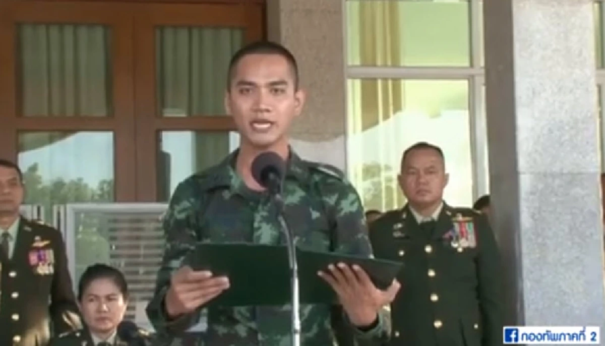 กินอะไรมาพ่อคุณ!! ขนลุกทั้งเพลง ทหารใหม่ขับเสภา "ตำนานสมเด็จพระนเรศวรมหาราช" นิ่งๆ แต่คือการแสดงที่สุดยอด (มีคลิป)