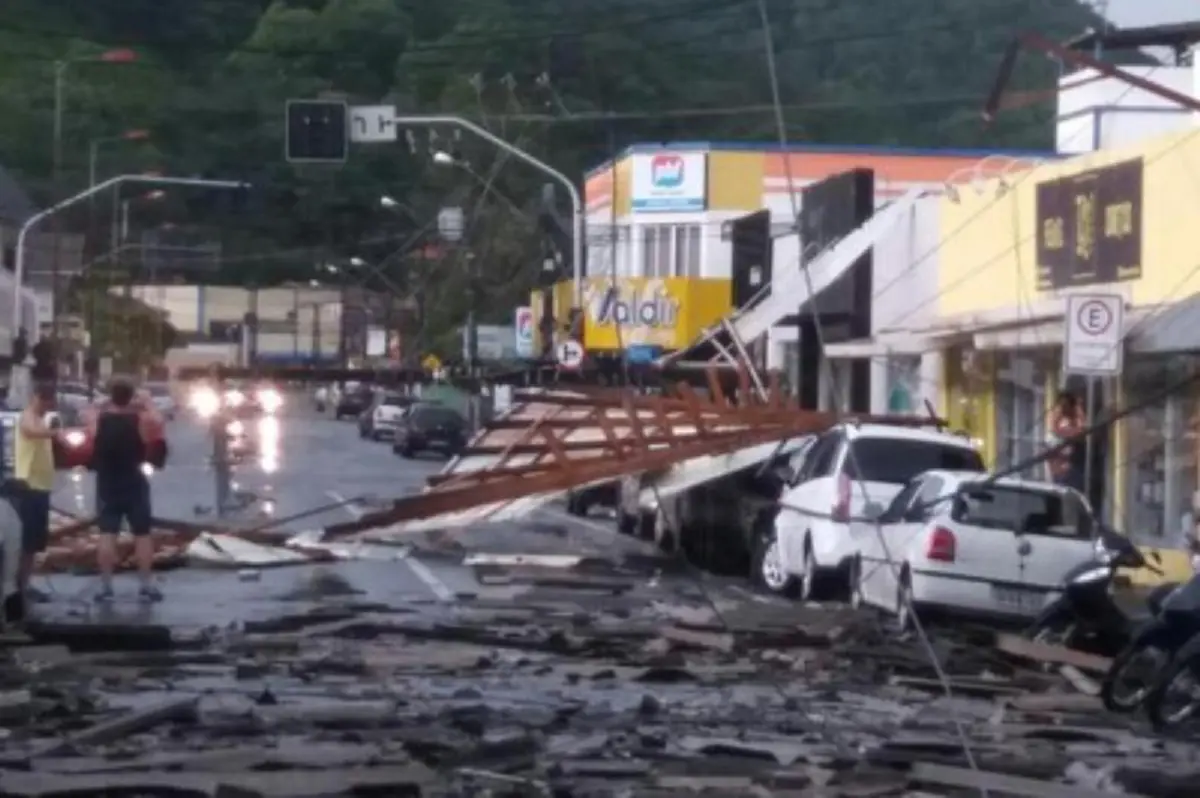 บราซิลเผชิญหายนะ!!! สะเทือนใจหนัก สภาพหลังฝนตกหนักทางตอนเหนือ!!! (มีคลิป)