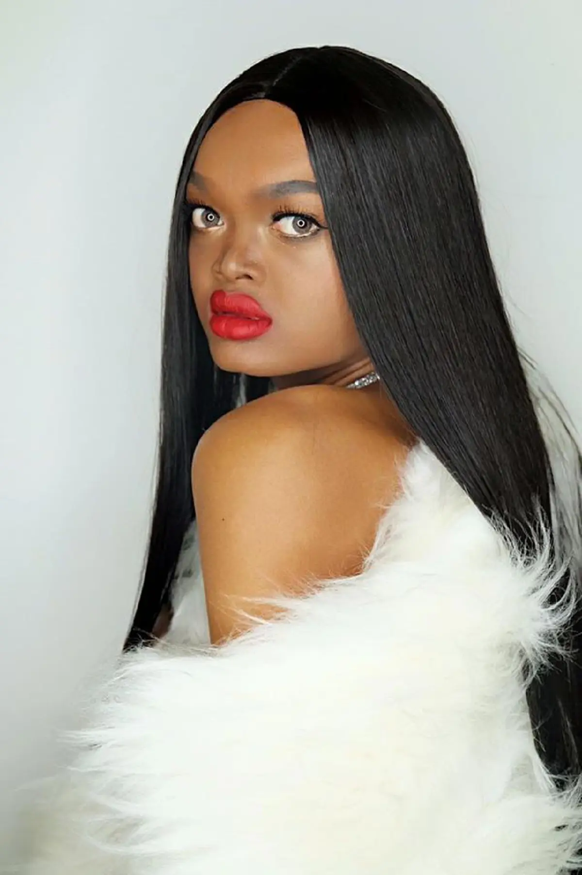 #ชีวิตจริงยิ่งกว่าละคร!! กะเทยสู้ชีวิต "เมญ่า ซันซัน" เมินคำดูถูกจากสังคม ทุกวันนี้มีมงการันตี สานต่อความฝัน ที่จะเป็นนางแบบ !! (ชมคลิป)