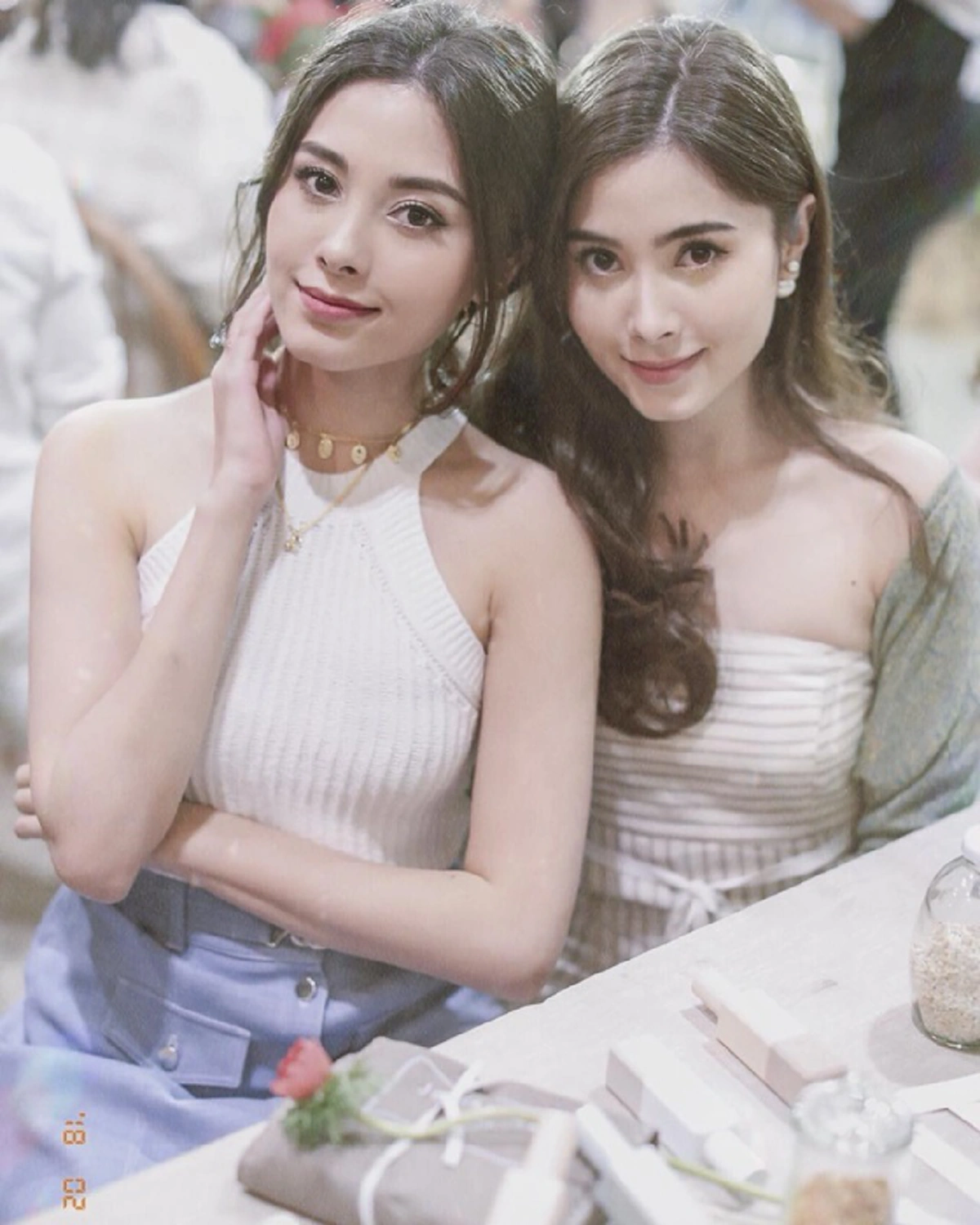 #คู่เดียวในวงการ!! ส่องภาพ นางเอกฝาแฝด “มิลลี่ นิกกี้” ทายาทนางแบบชื่อดัง บอกเลยสวยทั้งคู่ ลูกไม้หล่นไม่ไกลต้นจริงๆ !!