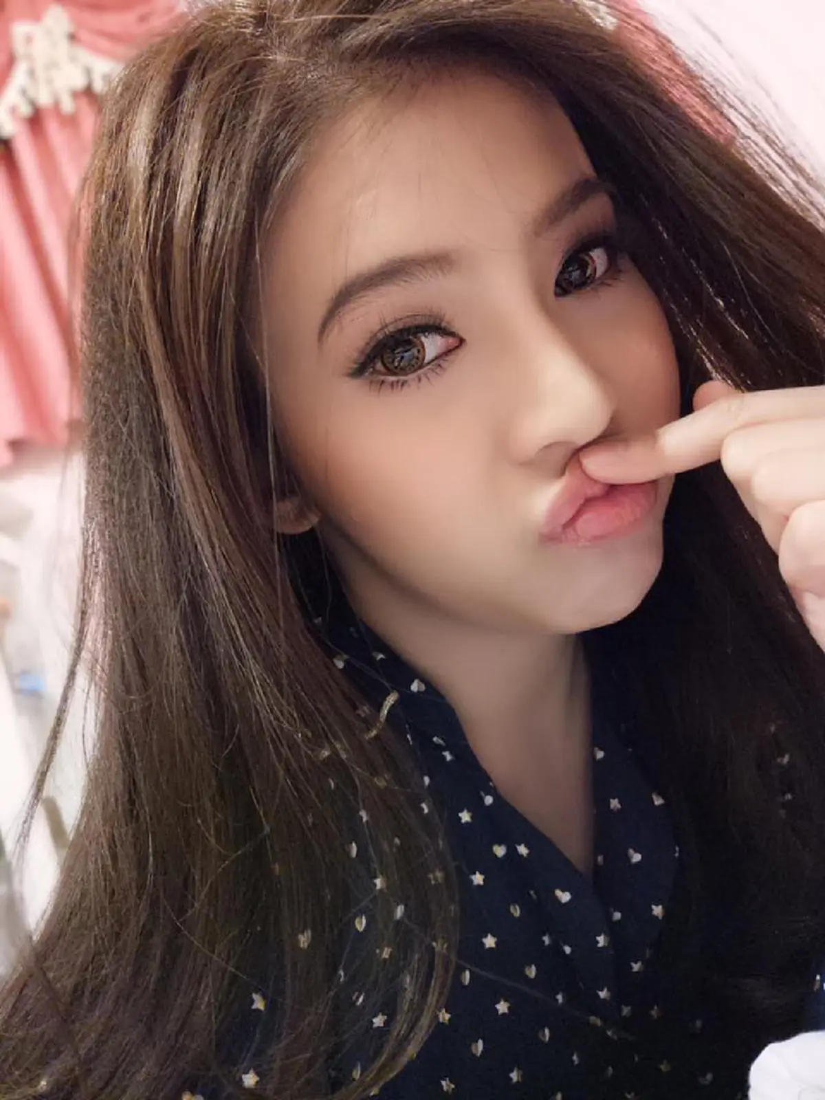 งามหลายๆ!!!ส่องความน่ารัก คุณหมอแนง หมอลาวคนสวยที่โด่งดังในโลกโซเชียล หลังลงพื้นที่ช่วยผู้ประสบภัยเขื่อนแตก!?