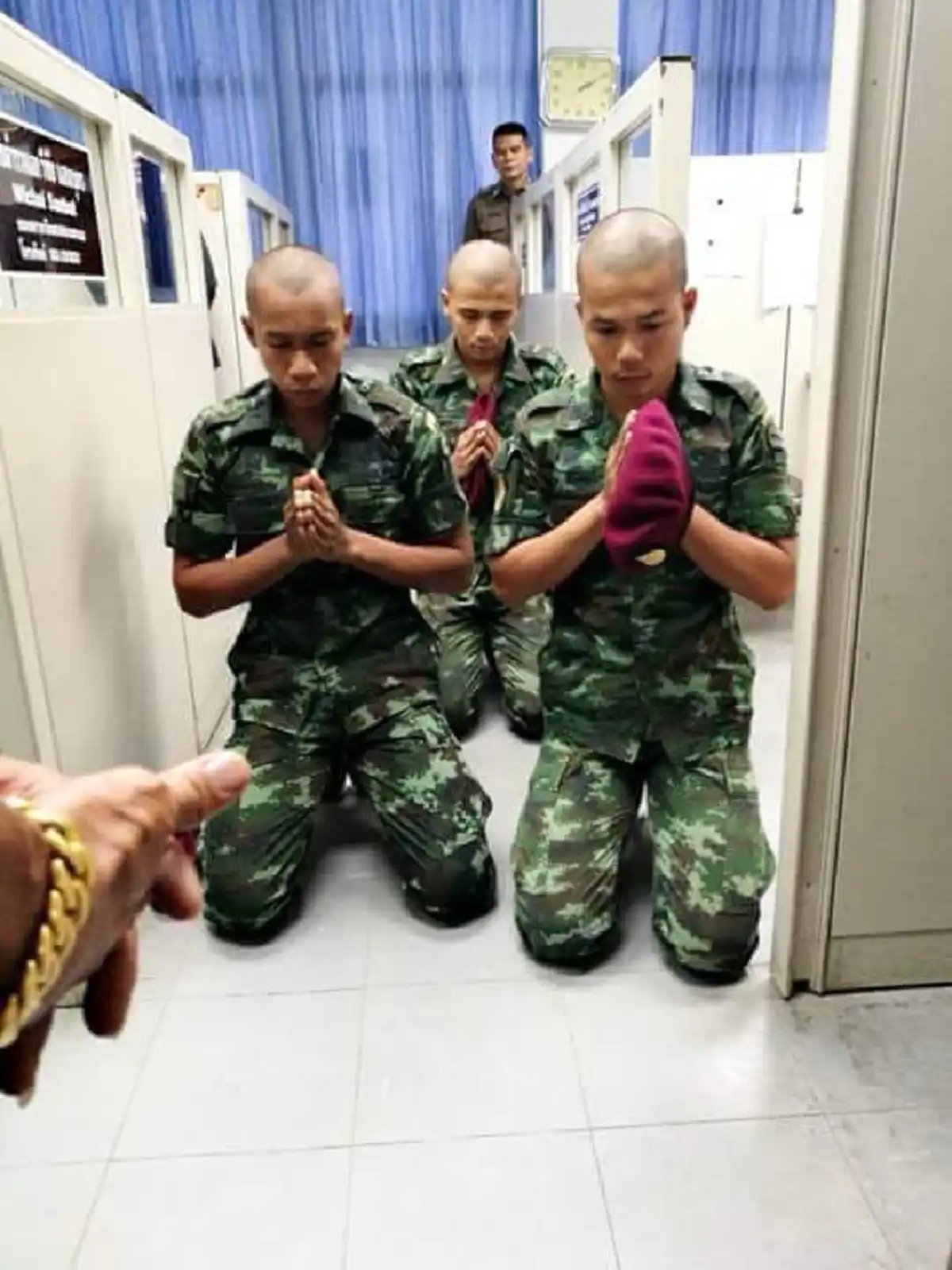 ยังรอให้สามีฟื้นขึ้นมาเจอลูก เปิดใจภรรยา\"พลทหารเข้ม\"หลังหมอบอกให้ทำใจ (คลิป)