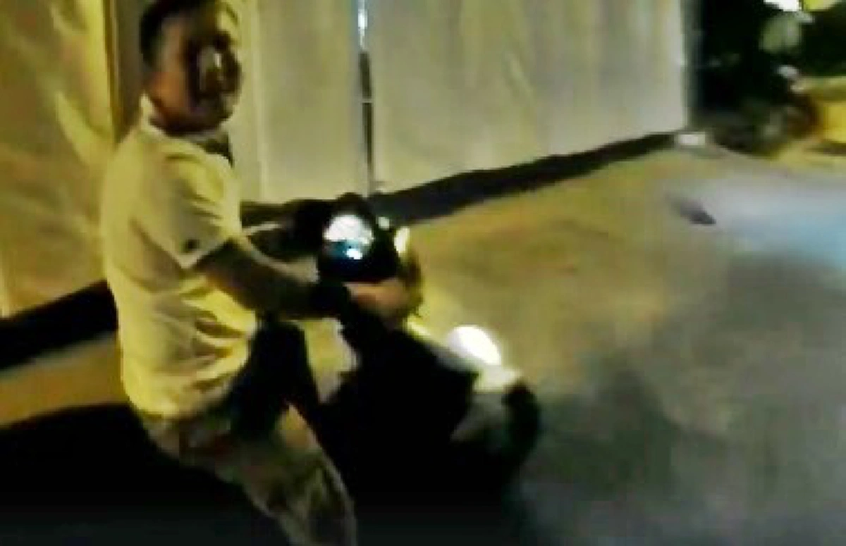 ล่า! หนุ่มควบจยย.ชนดะไปทั่ว พลเมืองดีขับตามจี้ให้หยุด เเต่ไม่เป็นผล ซิ่งหนีลอยนวล (คลิป)