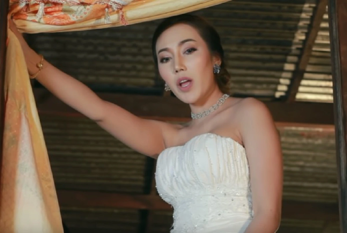 คนนี้ต้องมา! "เจ๊เบียบ" ถึงขั้นปรี๊ดด่านักร้องเพลง "ครางชื่ออ้ายแน" ขอวิจารณ์สั้นๆ แต่เจ็บจนจุก