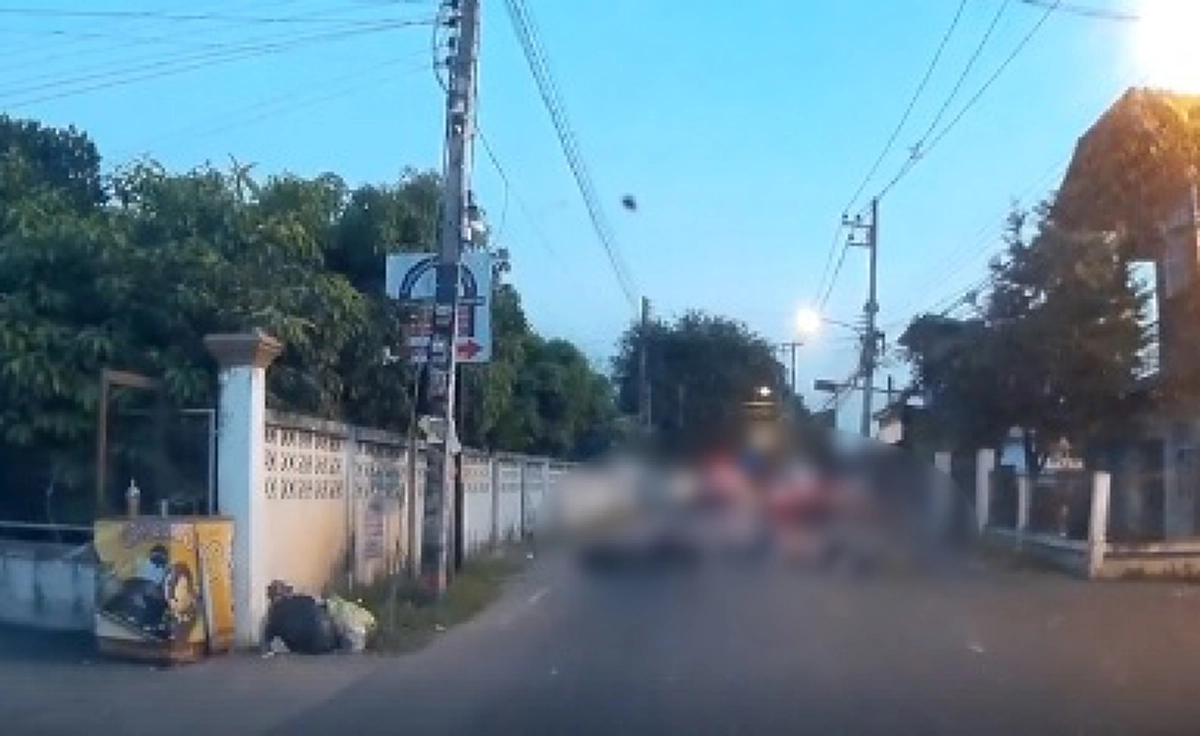 เศร้าหนัก! เก๋งพุ่งชนครูโรงเรียนอนุบาลดับ ผอ.เผยผู้เสียชีวิตเป็นเเม่เลี้ยงเดี่ยว เเถมป่วยมะเร็ง