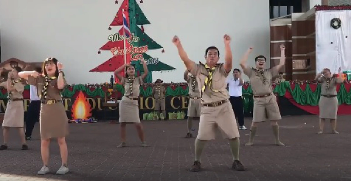 ครูโชว์เต้นสุดมันส์  นักเรียนชอบใจส่งเสียงกรี๊ดสนั่น (คลิป)