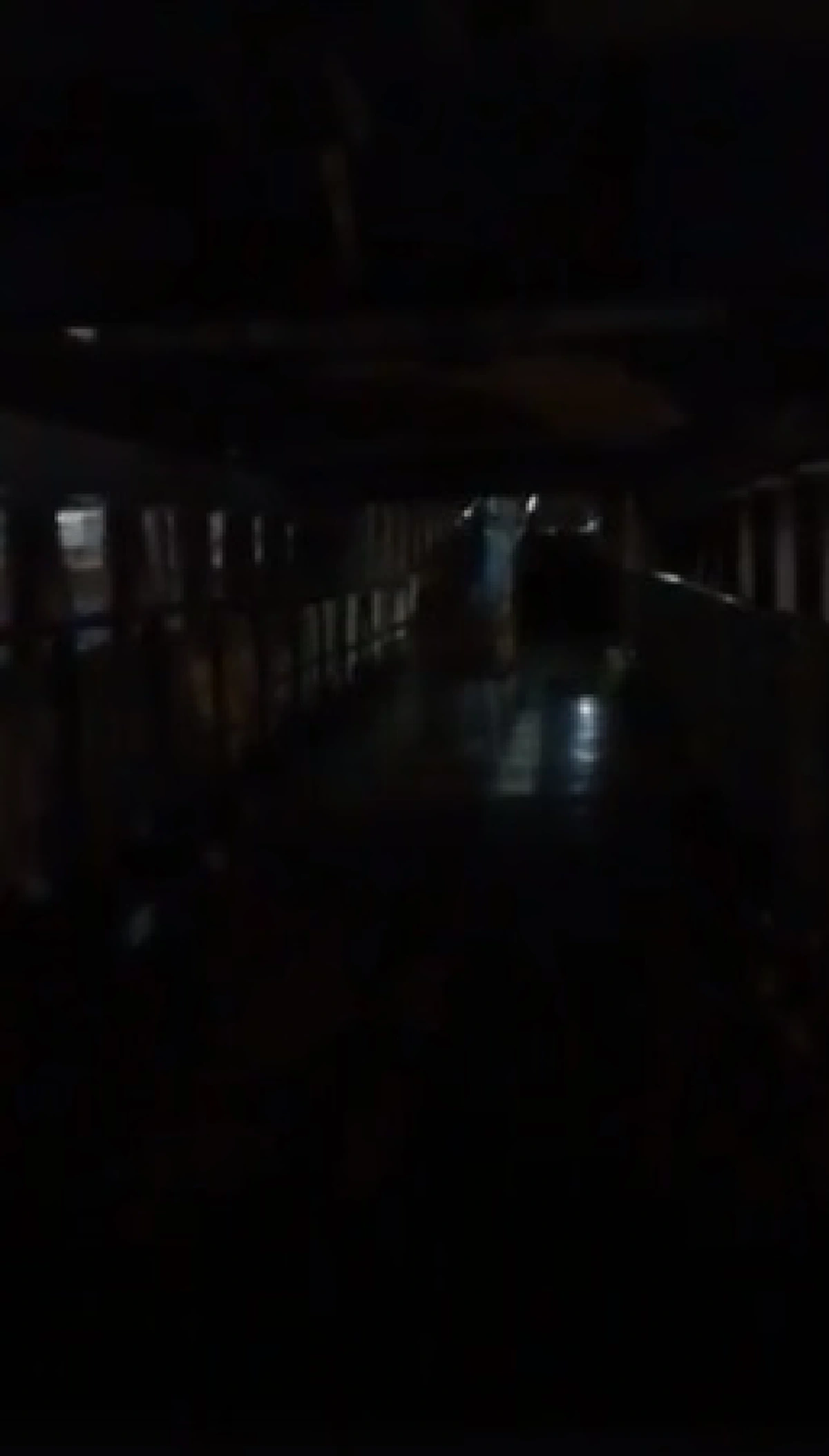 ประชาชนโอดสะพานลอยไฟดับเกือบเดือน หวั่นเกิดอาชญากรรม (คลิป)