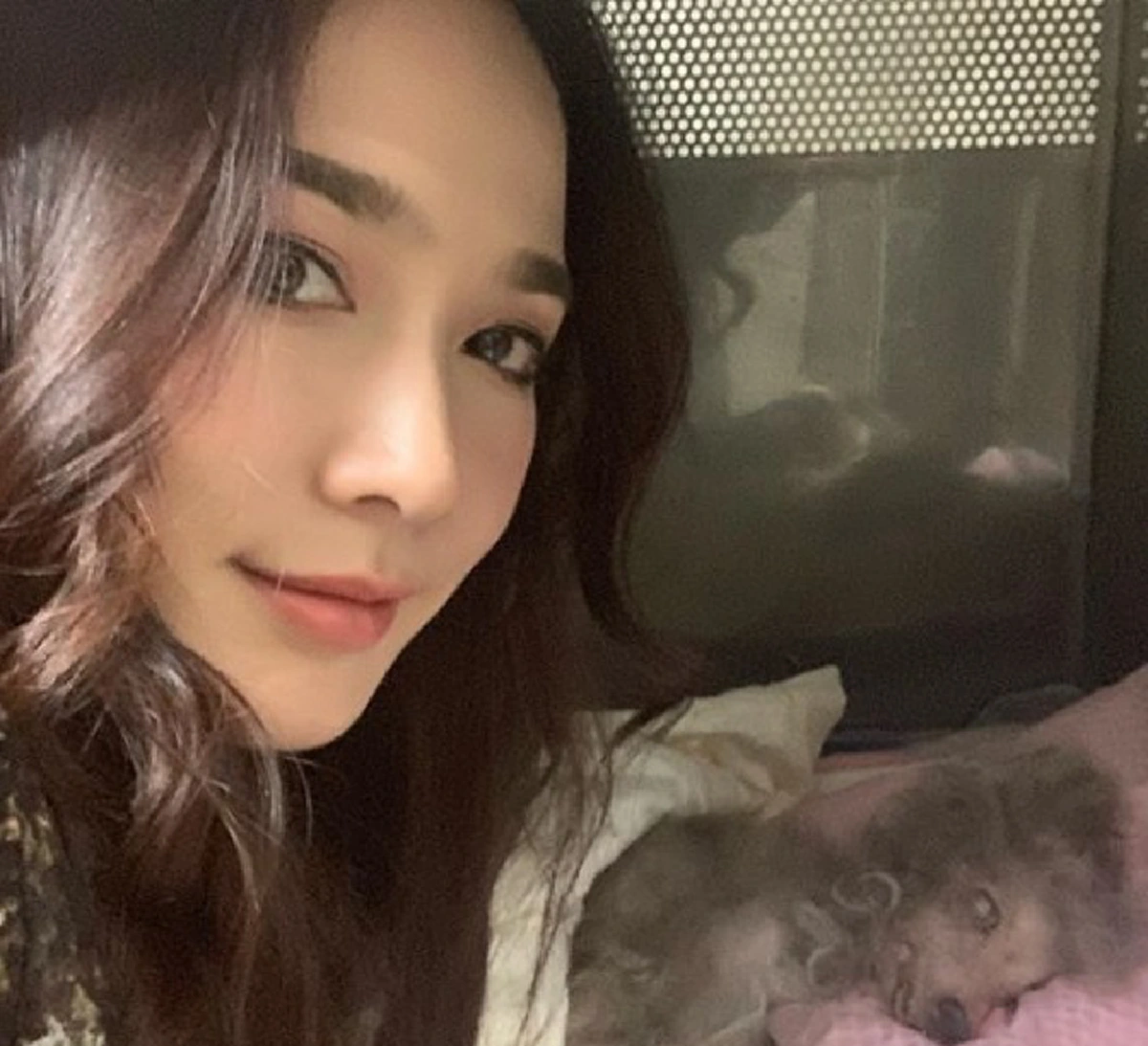 อั้ม พัชราภา ร้องไห้หนัก สูญเสียน้องหมาสุดที่รัก