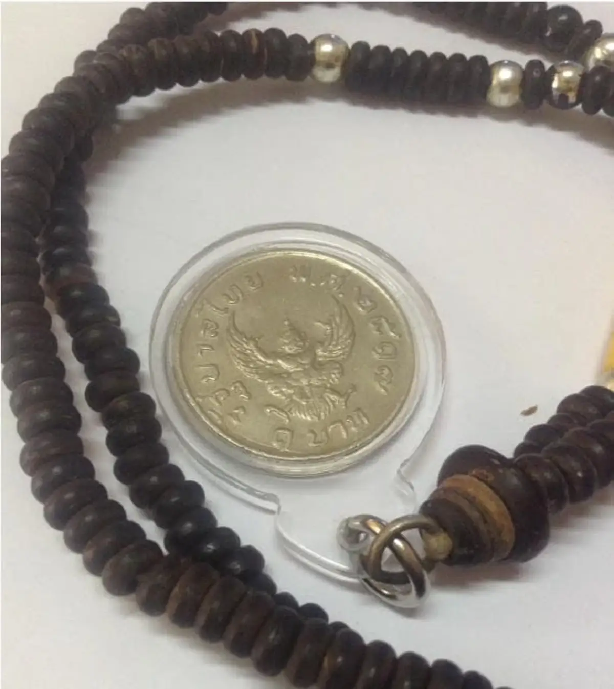 ฟังแล้วขนลุกซู่ !! "หมอปลา" เผยอาถรรพ์ "เหรียญบาทตราครุฑ" ใครมีพกติดตัวไว้ยิ่งดี..ไม่เชื่ออย่าลบหลู่ !! (ชมคลิป)