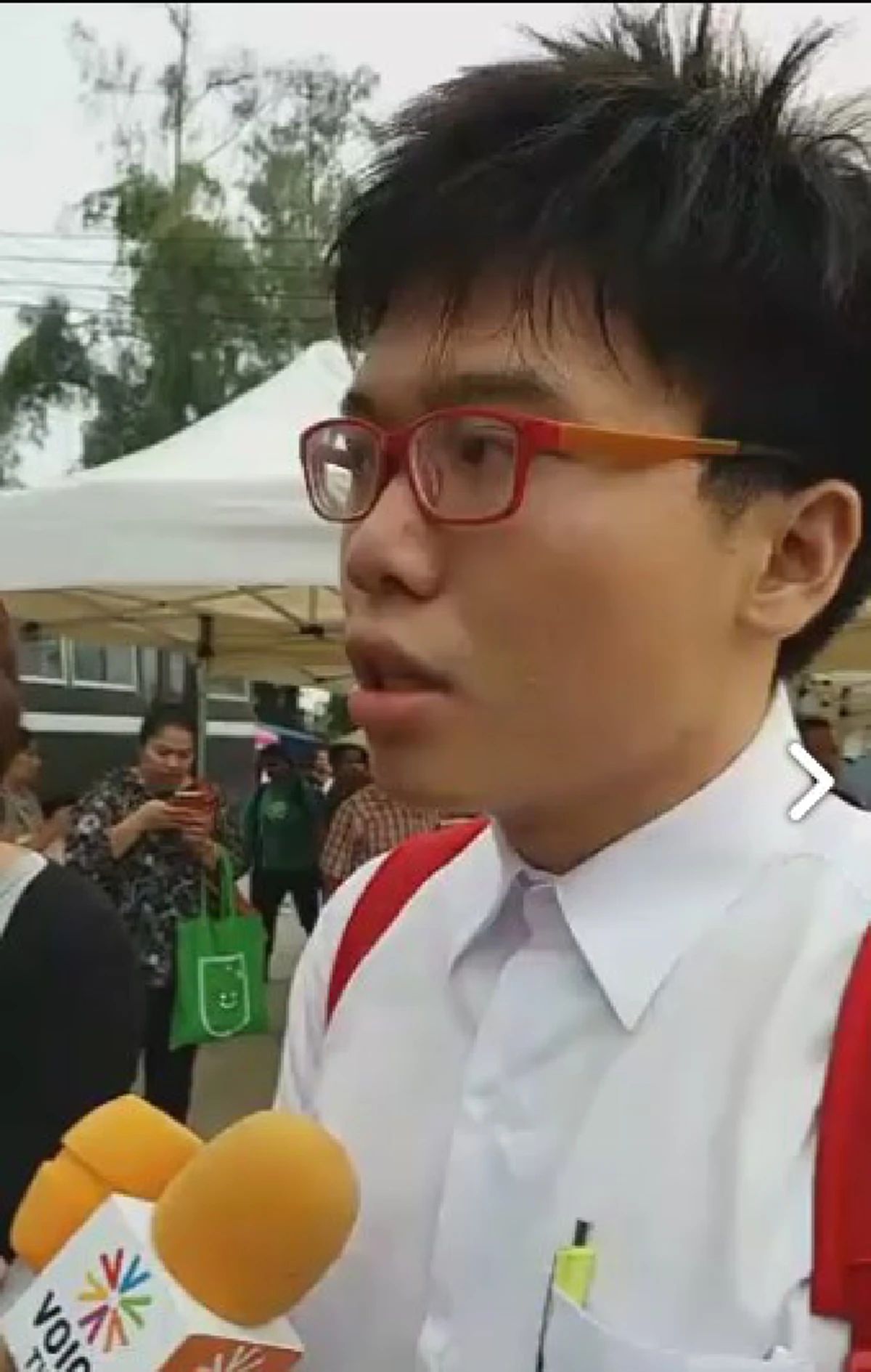 มาแล้ว!!! "เนติวิทย์" เดินทางมายื่นผ่อนผันการเกณฑ์ทหาร ประกาศกร้าว เกณฑ์ทหารมันไม่มีประโยชน์!!!(รายละเอียด)