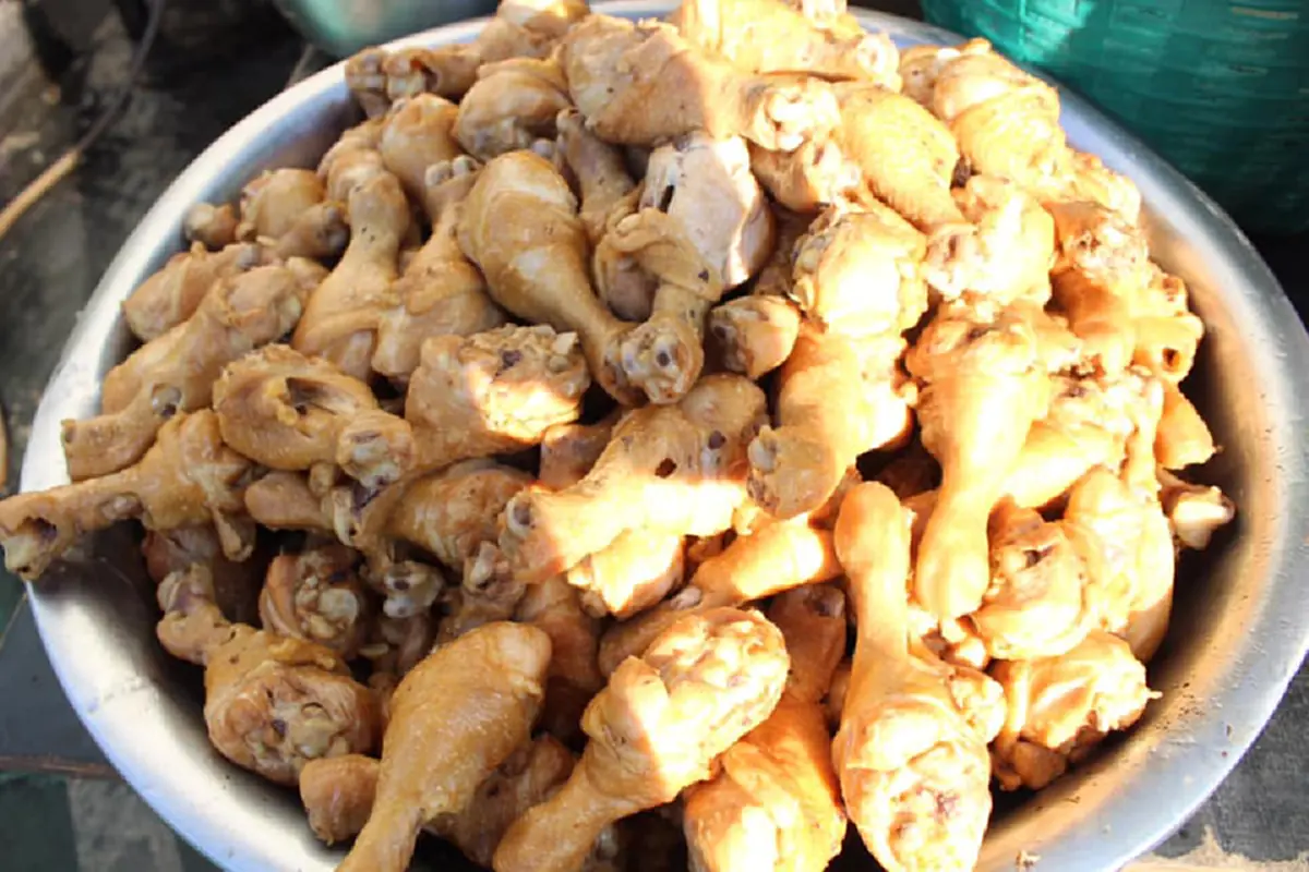 ของฟรีของดีมีในโลก ทิวสนก๋วยเตี๋ยวไก่ เปิดให้ทานฟรี