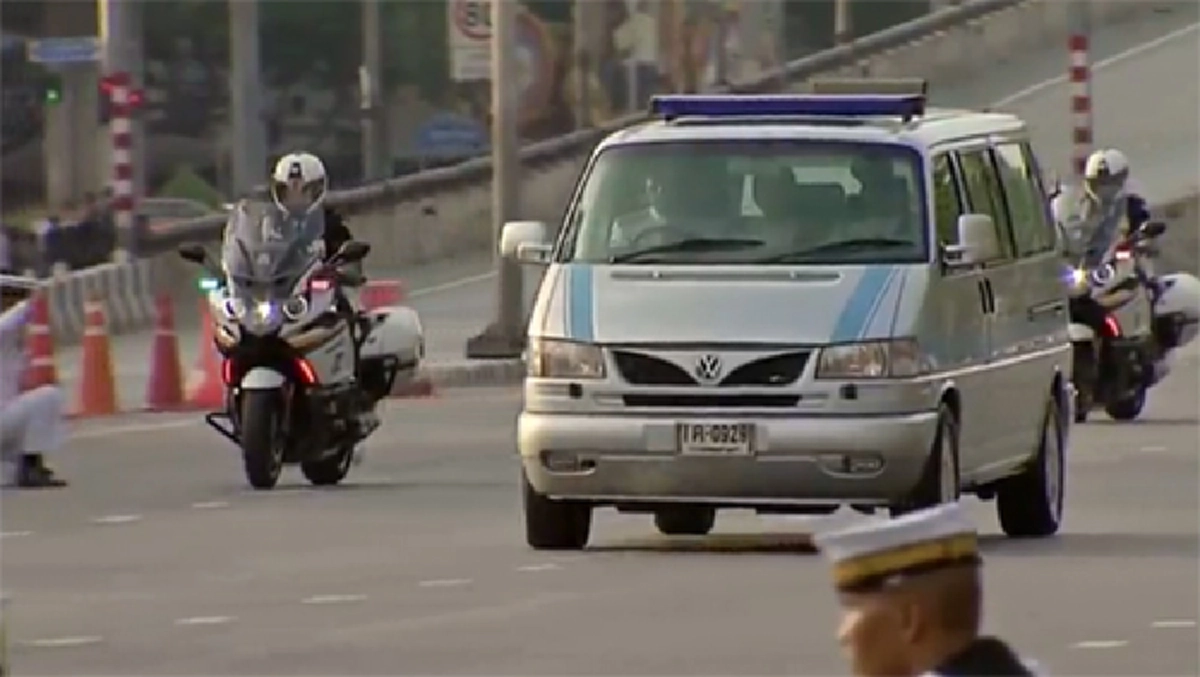 ดังคำสอนของพ่อ “1ด-0929” รถยนต์พระที่นั่งคันโปรดและคันสุดท้ายของในหลวงรัชกาลที่๙ รถพระที่นั่งที่"แสนสมถะ"...พระองค์ทรงสอนตราบจนถึงวันสุดท้าย