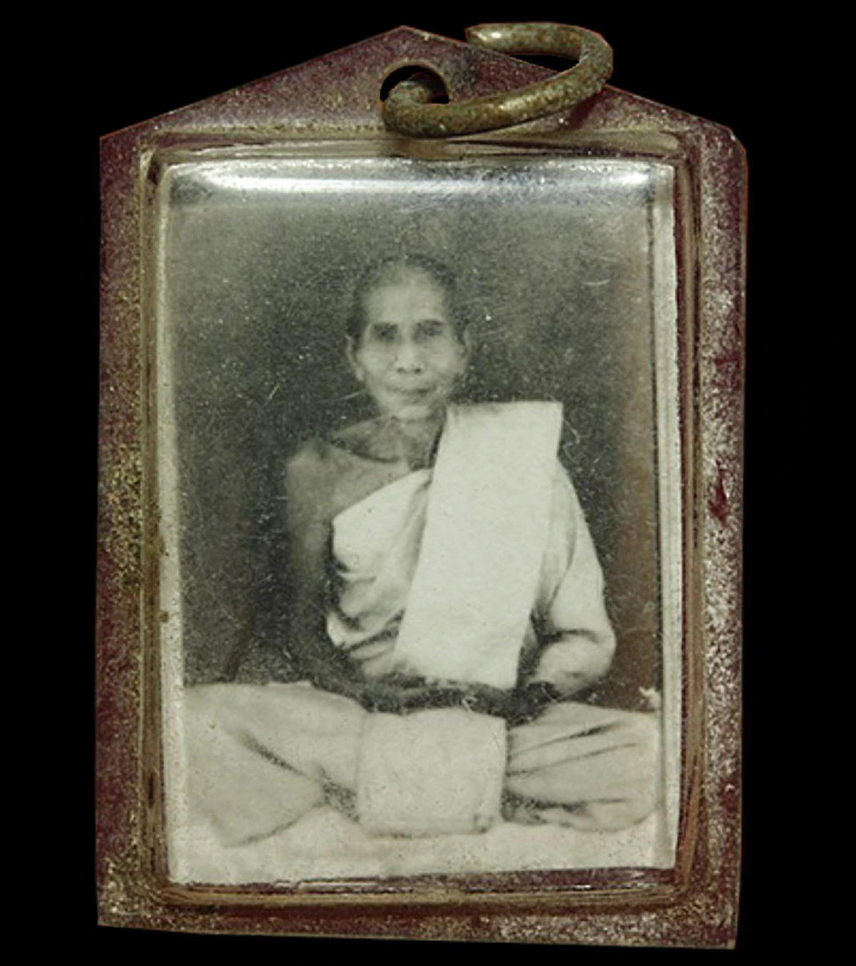 อยากลองของดีนัก..ใช้มือแแทงทะลุพื้นไม้หนา๔นิ้ว สะบัดทีเดียว ไม้แตกเป็นเสี่ยงๆ "หลวงปู่ซุน วัดบ้านเสือโก้ก"ศิษย์สำเร็จลุนแห่งนครจำปาศักดิ์