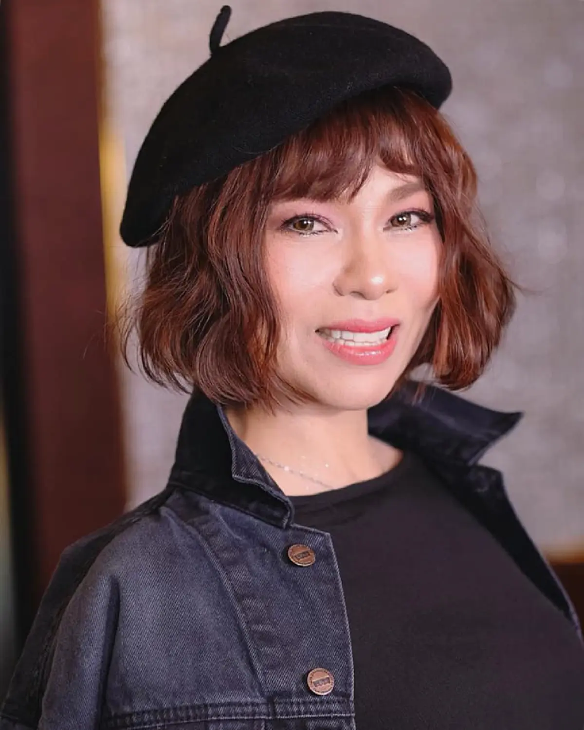 น้องฉัตร สะบัดแปรงแต่งหน้าให้ จินตหรา พูนลาภ สวยอย่างกับสาวเกาหลี (คลิป)