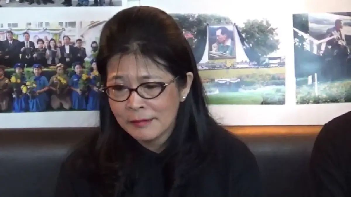 สะเทือนทุกขดไส้!! คุณหญิงนิด คุณนายน้อย! "กนก" เหลืออดภาพขึ้นรถแห่ชวนถวายอาลัย ดูเอาไว้เจ้าหน้าที่กทม. ทำสิ่งใดหน้าวังแสดงความจงรักภักดี!?!