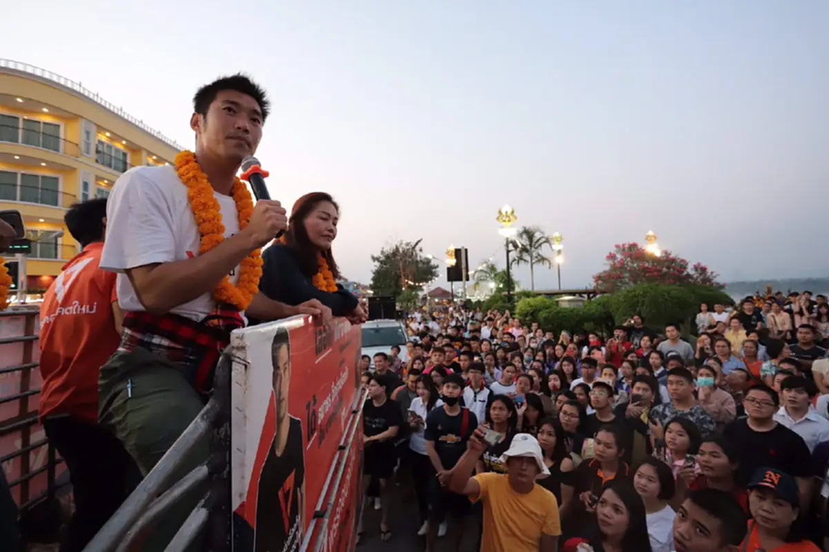 เกี่ยวอะไรกัน!! \"ธนาธร\" ปลอบ \"ปิยบุตร\" หลังโยงเก่ง อ้าง หงส์ชวดแชมป์ เปรียบ แม้เป็ดจะแพ้ แต่ ประชาธิปไตย ต้องเดินหน้าต่อ??