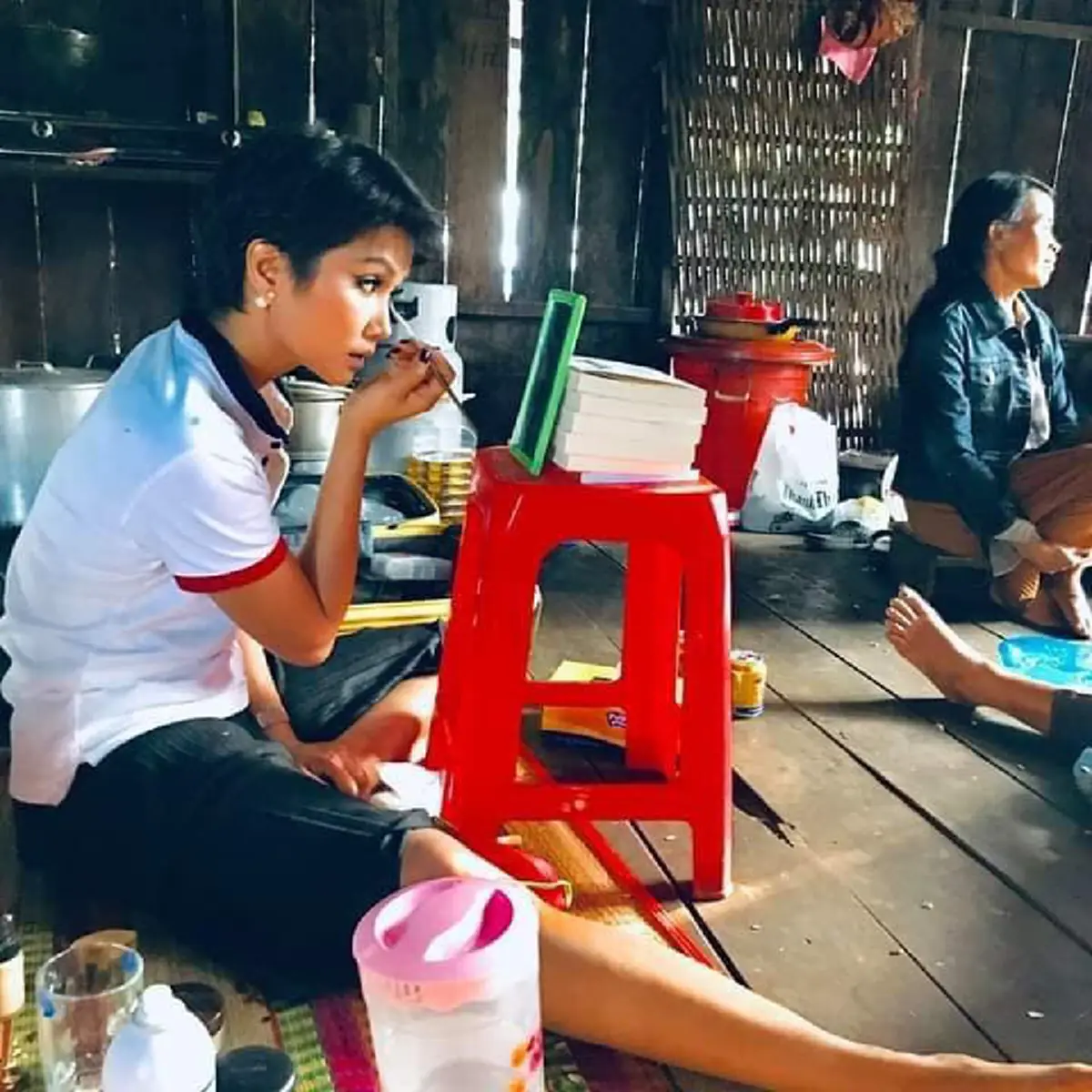 ภาพล่าสุด \"เห่อแฮน เนีย\" มิสเวียดนาม ใช้ชีวิตติดดิน ที่ประเทศเวียดนามบ้านเกิด