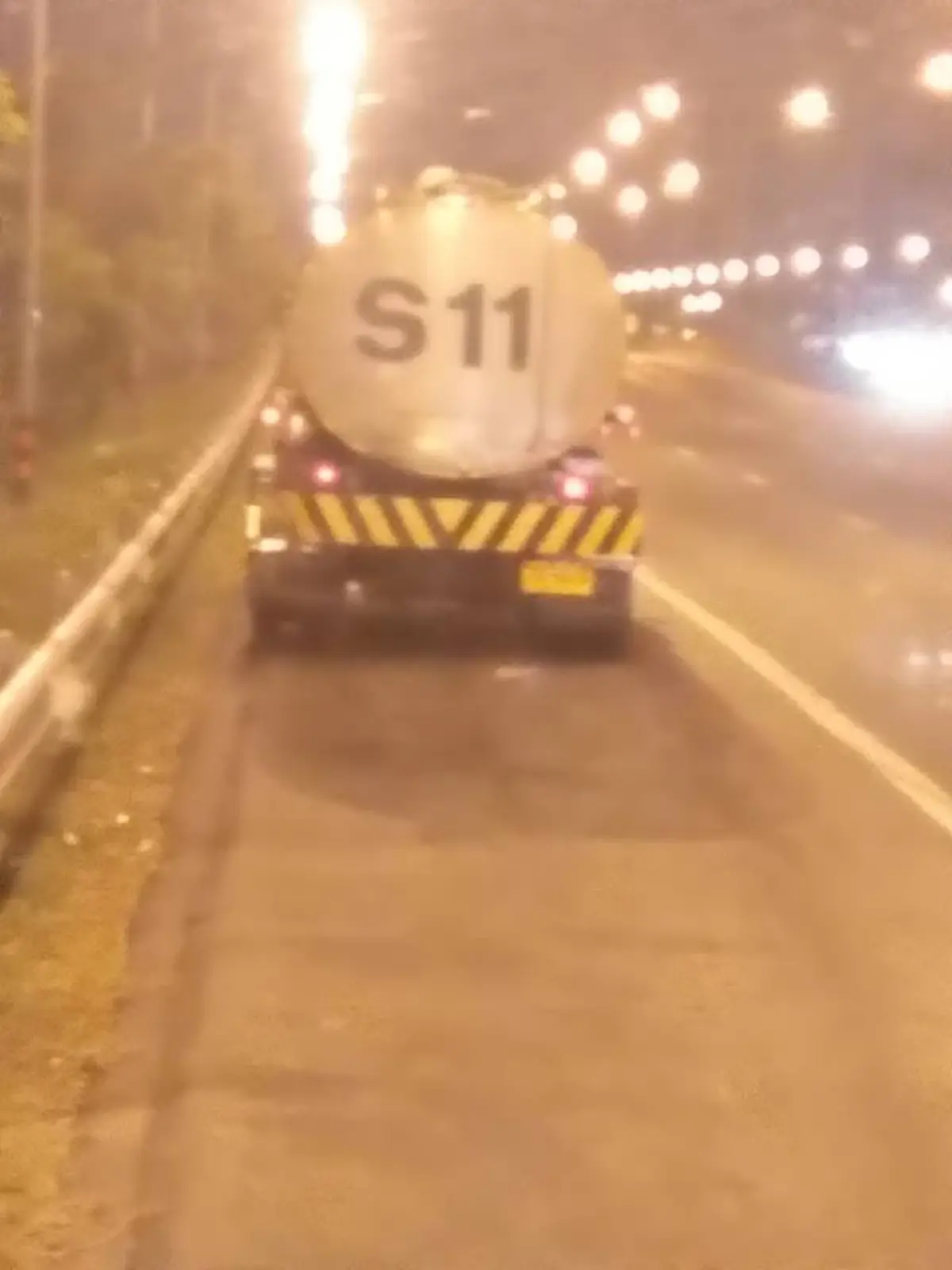 2 ผัวเมียขับรถบรรทุก เจอเพื่อนร่วมอาชีพหลงทางนั่งเศร้า เหลือเงินติดตัว 9 บาท ข้าวก็ยังไม่ได้กิน