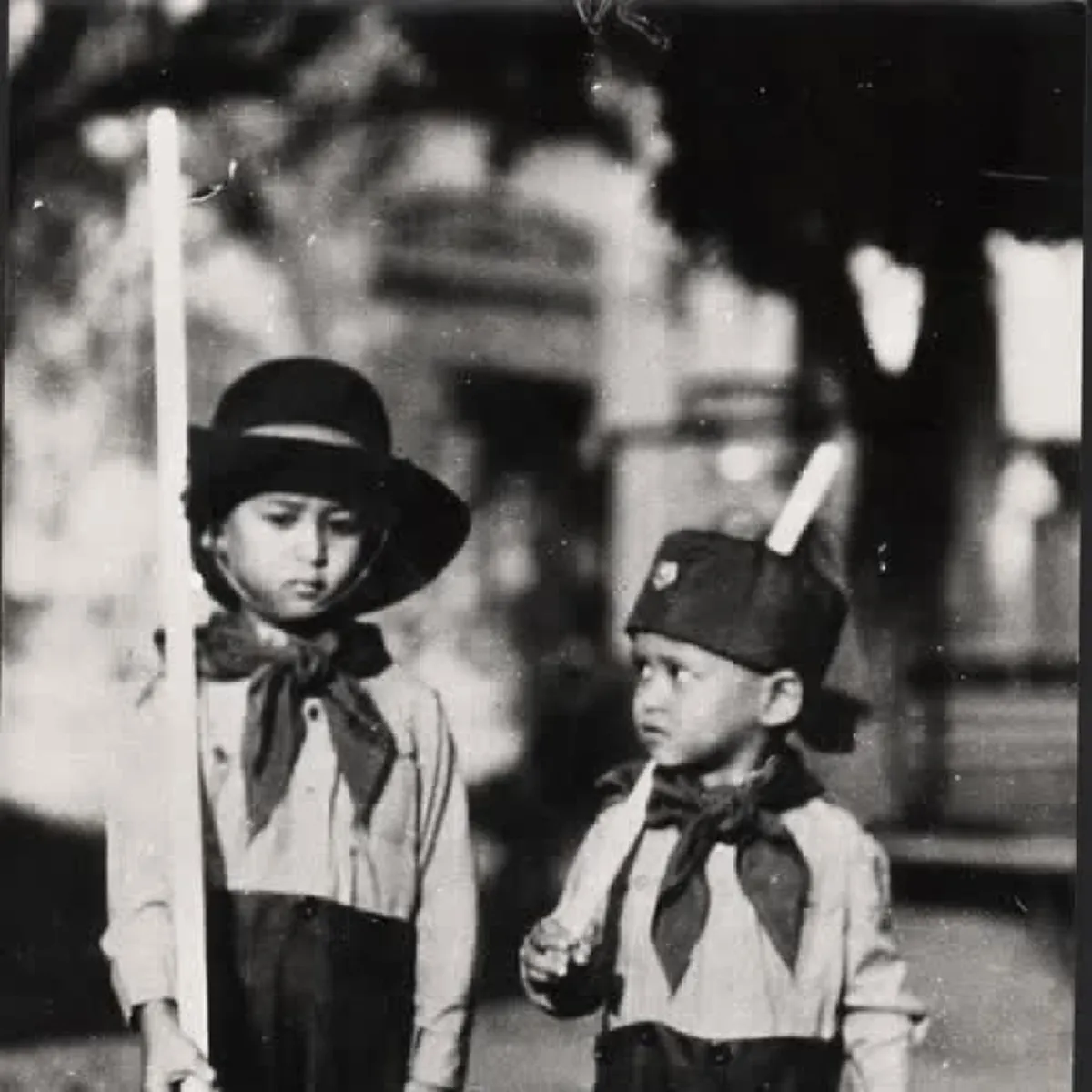 ด้วยพระมหากรุณาธิคุณของ ๔ รัชกาล !! "ร.๖ ผู้ทรงก่อตั้ง ร.๗ ผู้ทรงสานต่อ ร.๘ ผู้ทรงสืบสาน ร.๙ ผู้ทรงพัฒนา" องค์อุปถัมภ์แห่งกิจการลูกเสือไทย!!