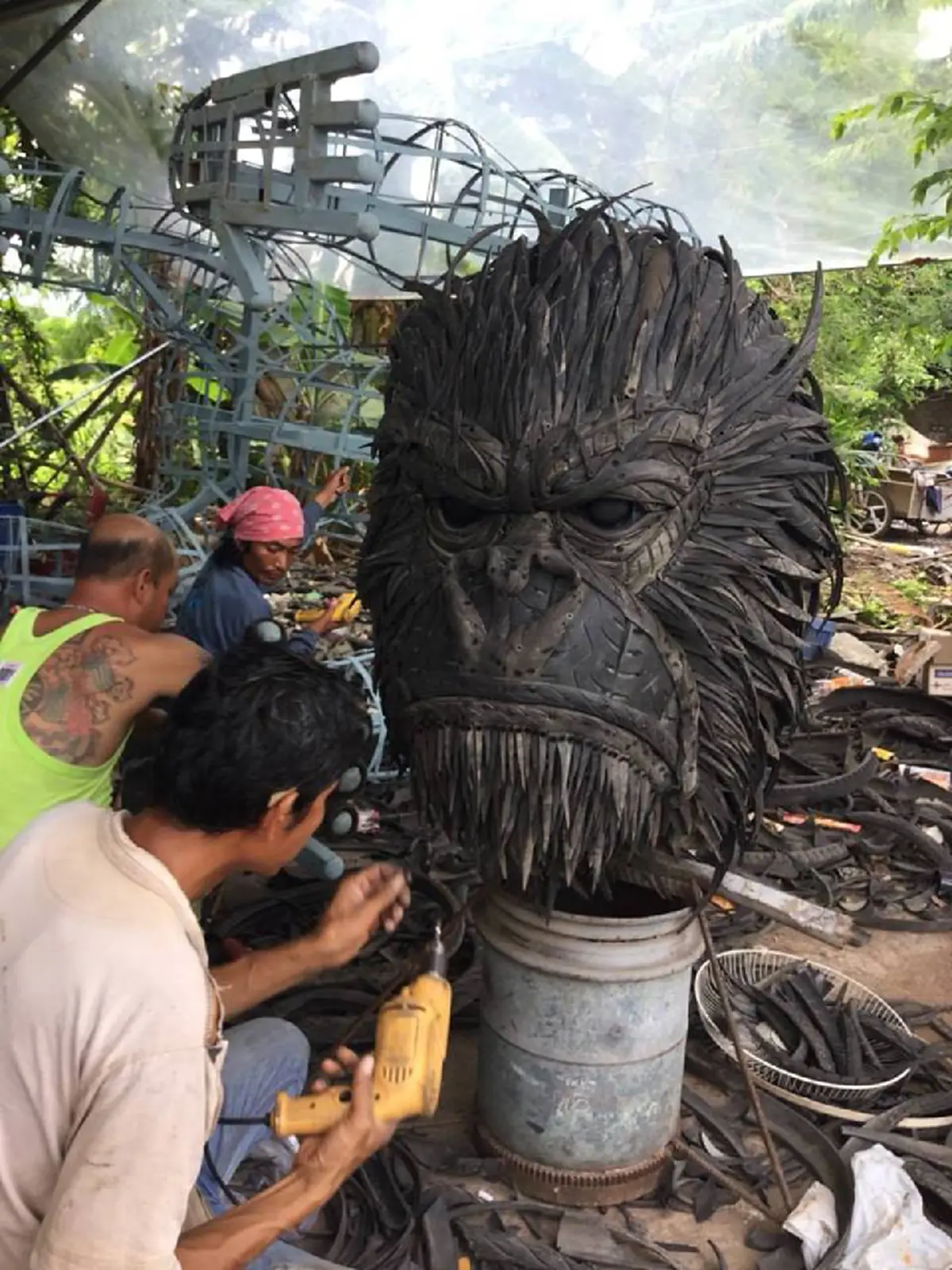 รังสรรค์ งานศิลป์ จากเศษยางเก่า ฝีมือคนไทย ไม่แพ้ ชาติใดในโลก