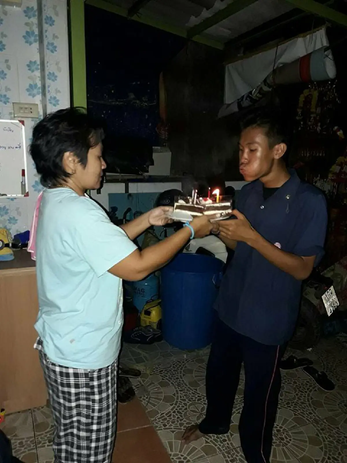 ใจกลางความเจ็บปวด !! "แม่" อัดคลิปทั้งน้ำตา หลังเกิดเรื่องสุดสลด กับลูกชาย ม.3 จนยากจะทำใจยอมรับ!! (มีคลิป)