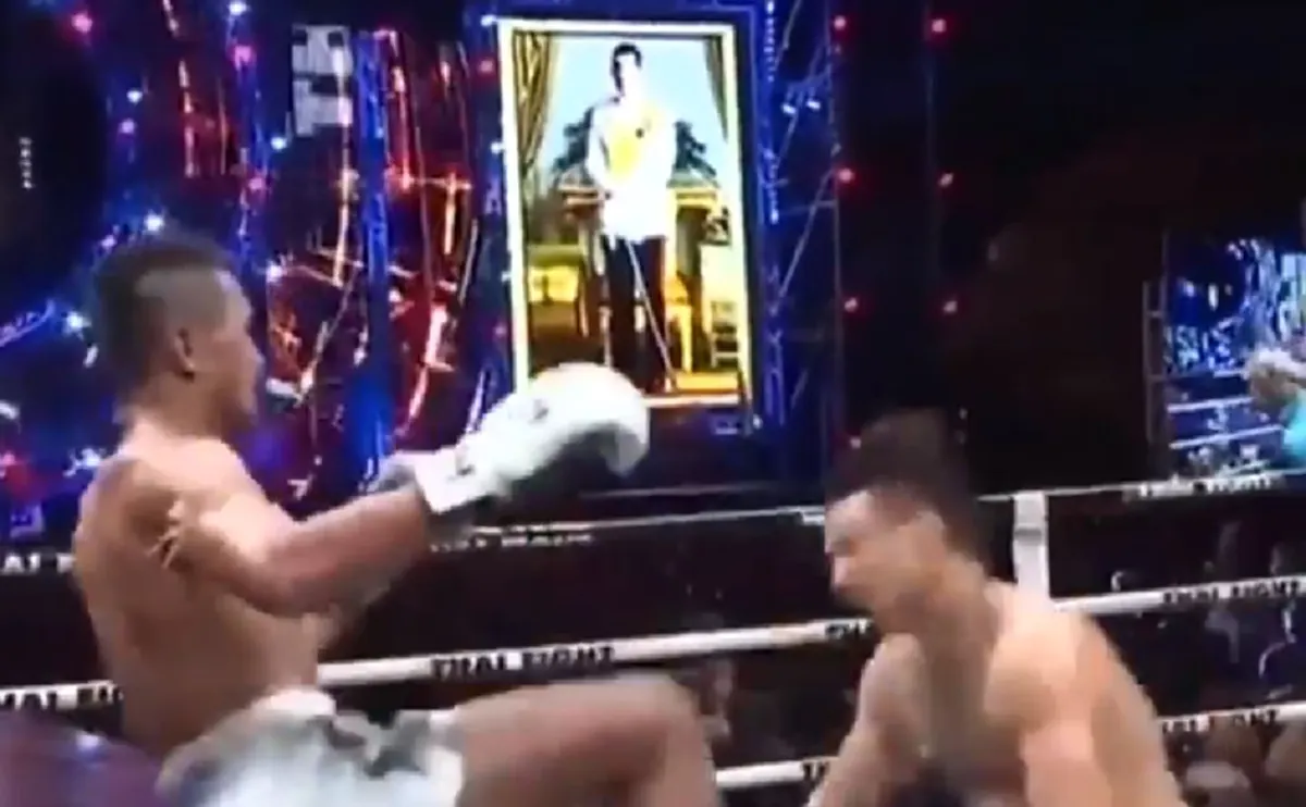 ย้อนชมสุดยอดการน็อค"ไทยไฟต์" !! "ชนะจน พี.เค.แสนชัยฯ" จัดหนัก อาวุธเด็ด สาดก้านคอเต็มๆ ส่ง "ไทรโยค" สลบร่วงกองพื้นเวที..สุดเดือด!! (ชมคลิป)