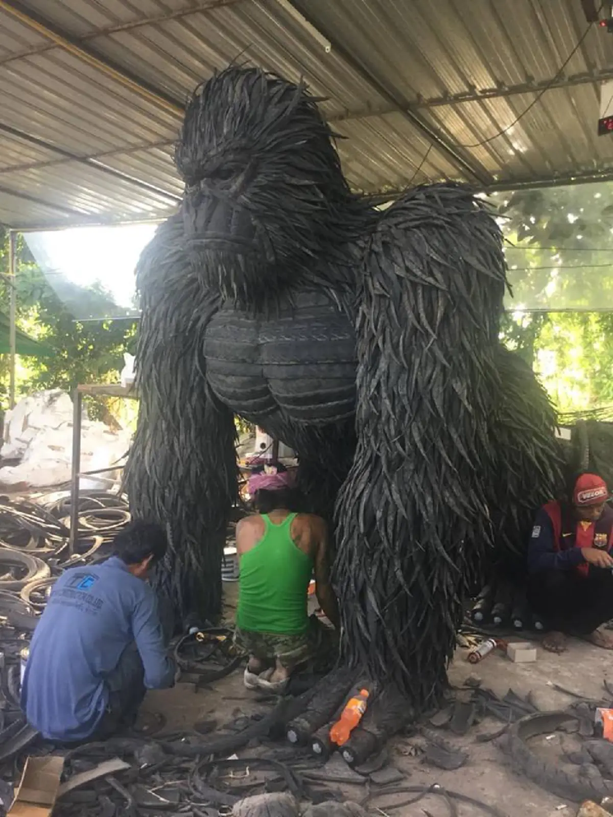รังสรรค์ งานศิลป์ จากเศษยางเก่า ฝีมือคนไทย ไม่แพ้ ชาติใดในโลก