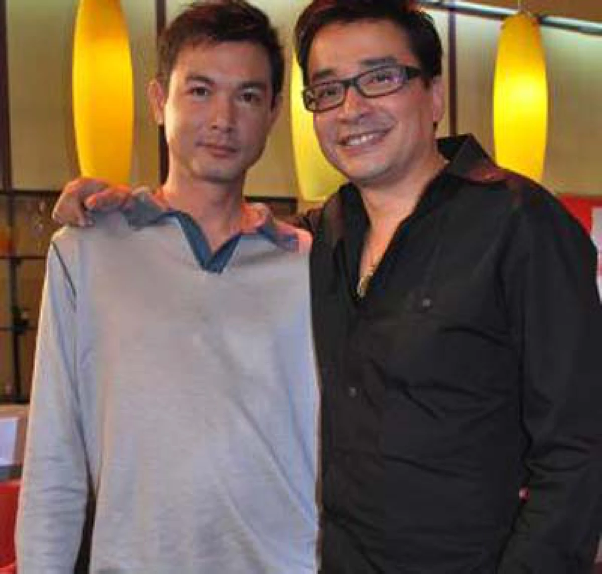 เพื่อนรัก! "นีโน่" บินด่วน คุยแพทย์พร้อมครอบครัว ยื้อชีวิต "โอ วรุฒ"