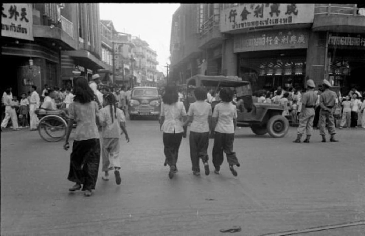 ภาพหาดูยาก!! ย้อนอดีต "เมืองบางกอก"  เมื่อ 60ปี ก่อน มีความคลาสสิค วิถีชีวิตหนุ่มสาวชาวสยามในอดีต #ภาพเยอะมาก
