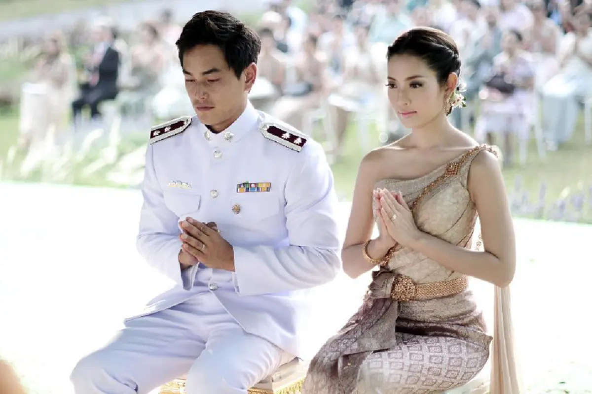 ความหมายอยู่ในถ้อยคำ!!ร้อนฉ่าเลยโพสต์ล่าสุด "คุณยายน้องปีใหม่" ชาวเน็ตฟันธงสื่อบทสรุปรักร้าว "แอฟ VS สงกรานต์" ??