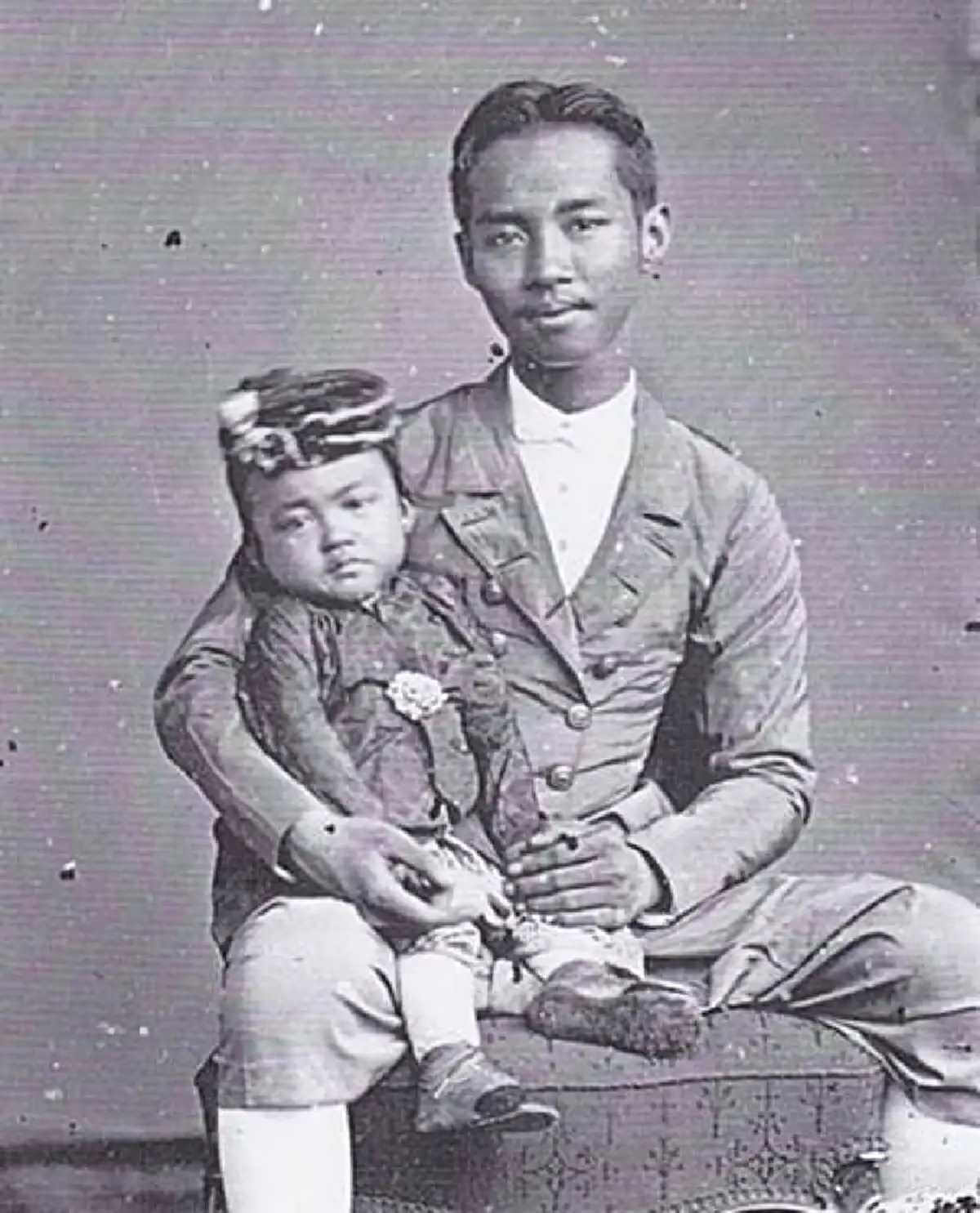 พระราชธิดาที่เกือบถูกนำไปถ่วงน้ำตั้งแต่แรกประสูติ!! สู่ "ลูกคู่ทุกข์คู่ยาก" ในพระราชหฤทัยพระพุทธเจ้าหลวง #พระองค์เจ้าศรีวิไลยลักษณ์ !!