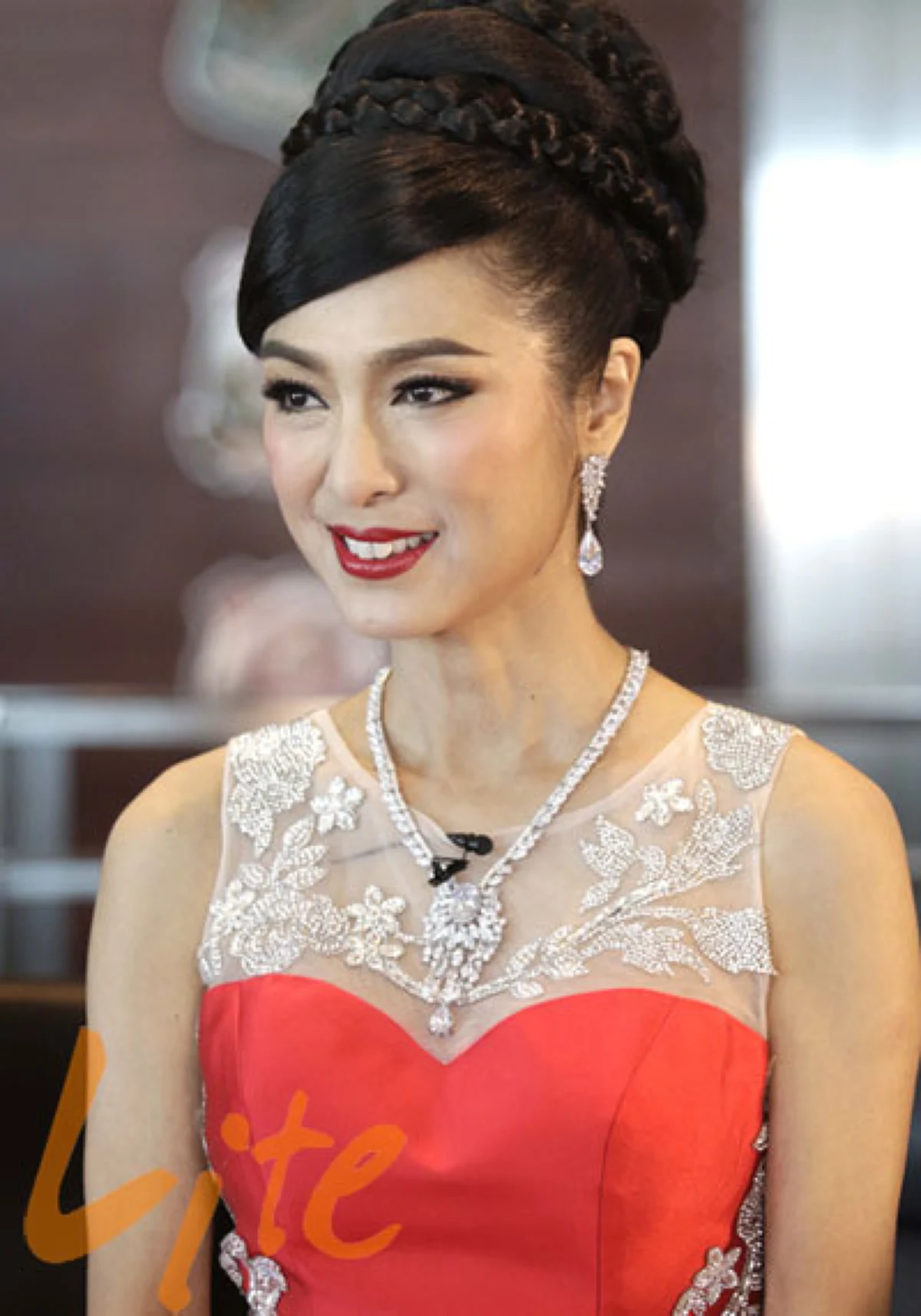 *แทบหวีด!!! เปิดภาพล่าสุด “หมีเซียะ” ดาราสาวสองพันปี ในวัย62ปี บอกเลยเวลาไม่สามารถทำอะไรเธอได้!!! (ชมคลิป)