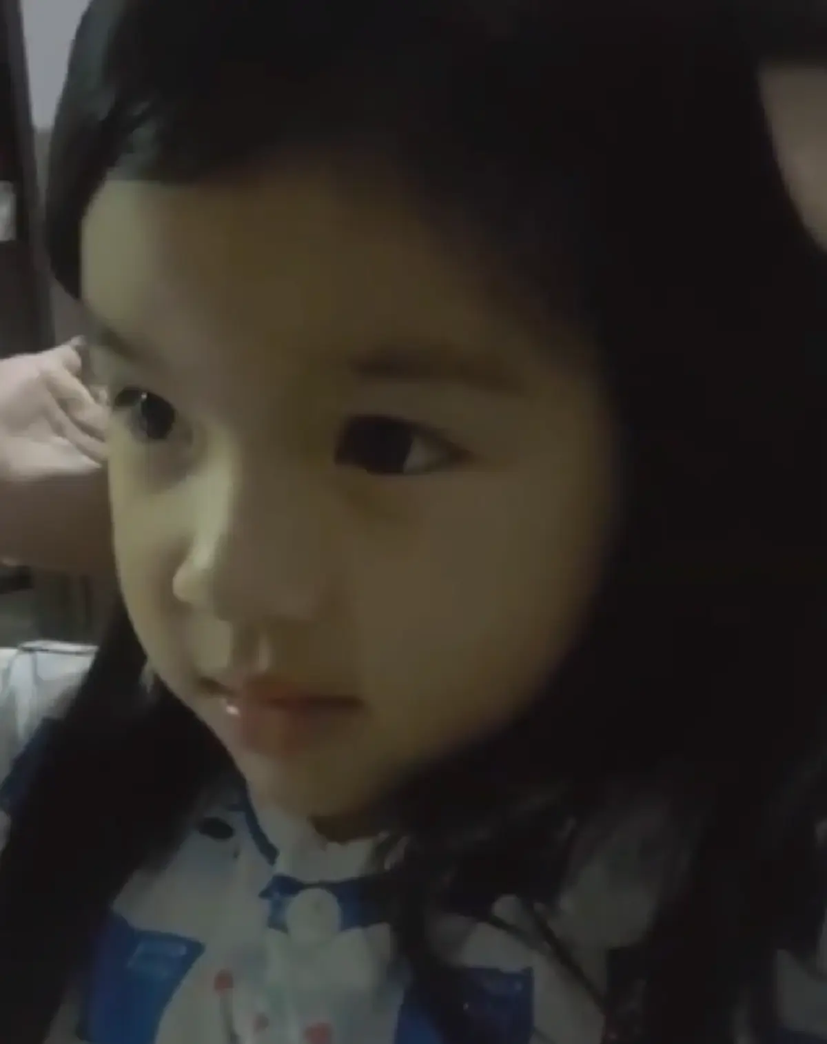 น่าเอ็นดูจังลูก เมื่อ "น้องมะลิ" บ่นคันหัวหนักมาก บอกแม่โบว์ว่า "มันมีภูเขา" ตอบจบฮาลั่นเลย