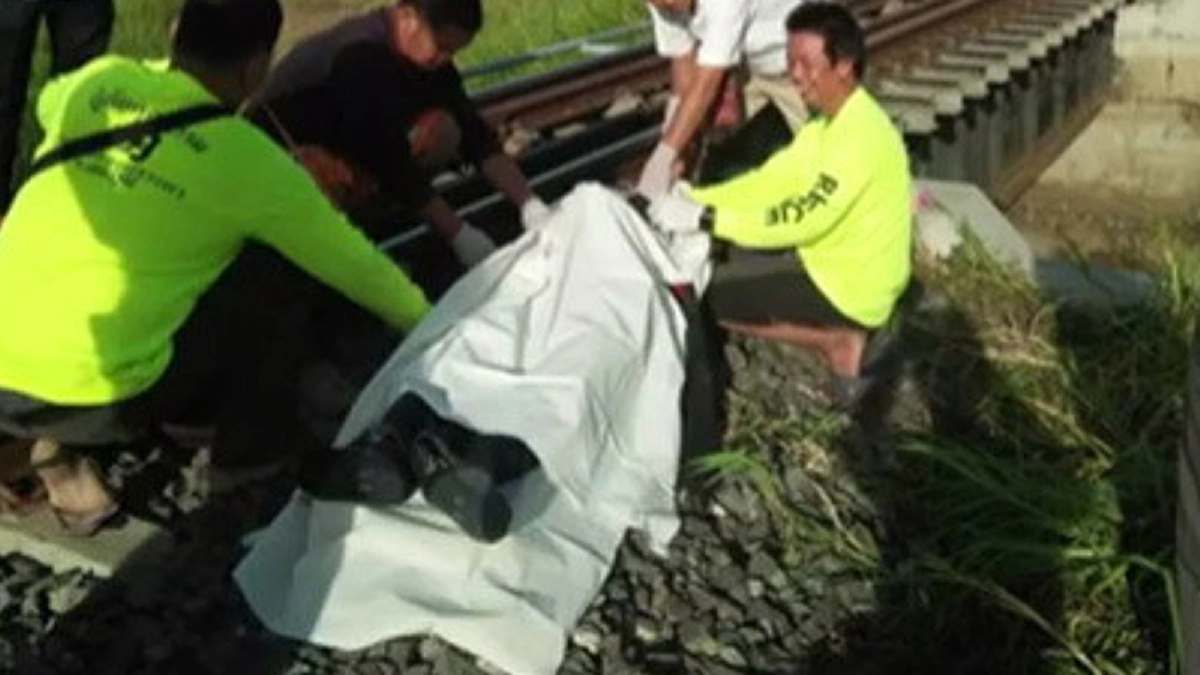 สลดหัวใจสุดๆ !! สาวยืนรอแฟนหนุ่มที่สถานีรถไฟ หลังโทรบอกจะกลับมาไหว้แม่ ก่อนช็อกสุดขีดเมื่อตร.โทรมาแจ้งข่าวร้าย?