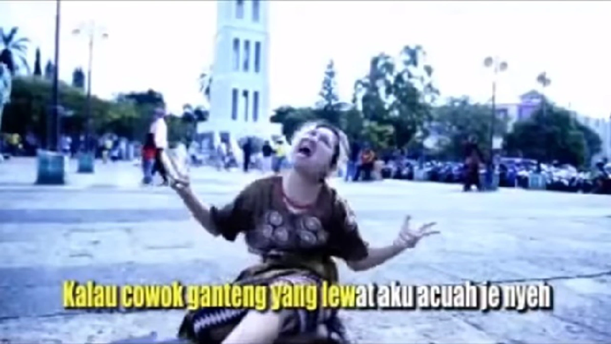 ฮาน้ำตาแตก!! แปลเพลง " ต๊ะ ตุง ตวง " ขำยิ่งกว่า ท่าเต้นอีก!?( มีคลิป )