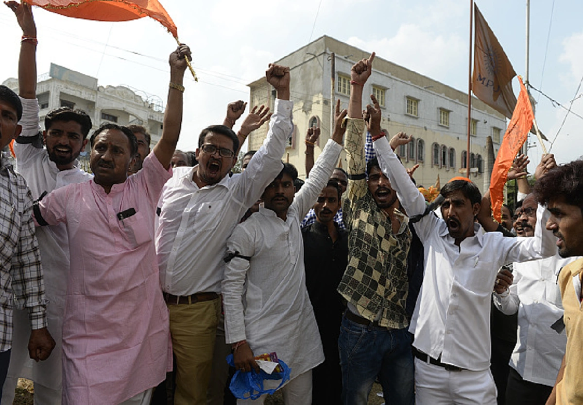 ประท้วงรุนแรงมหาศาล!!! ประชาชนอินเดียตั้งค่าหัวตัดคอดาราสาว “ทีปิกา ปาทุโกณ” ต้านหนังอื้อฉาว “ปัทมาวตี” กล่าวหาบิดเบือนประวัติศาสตร์!?!