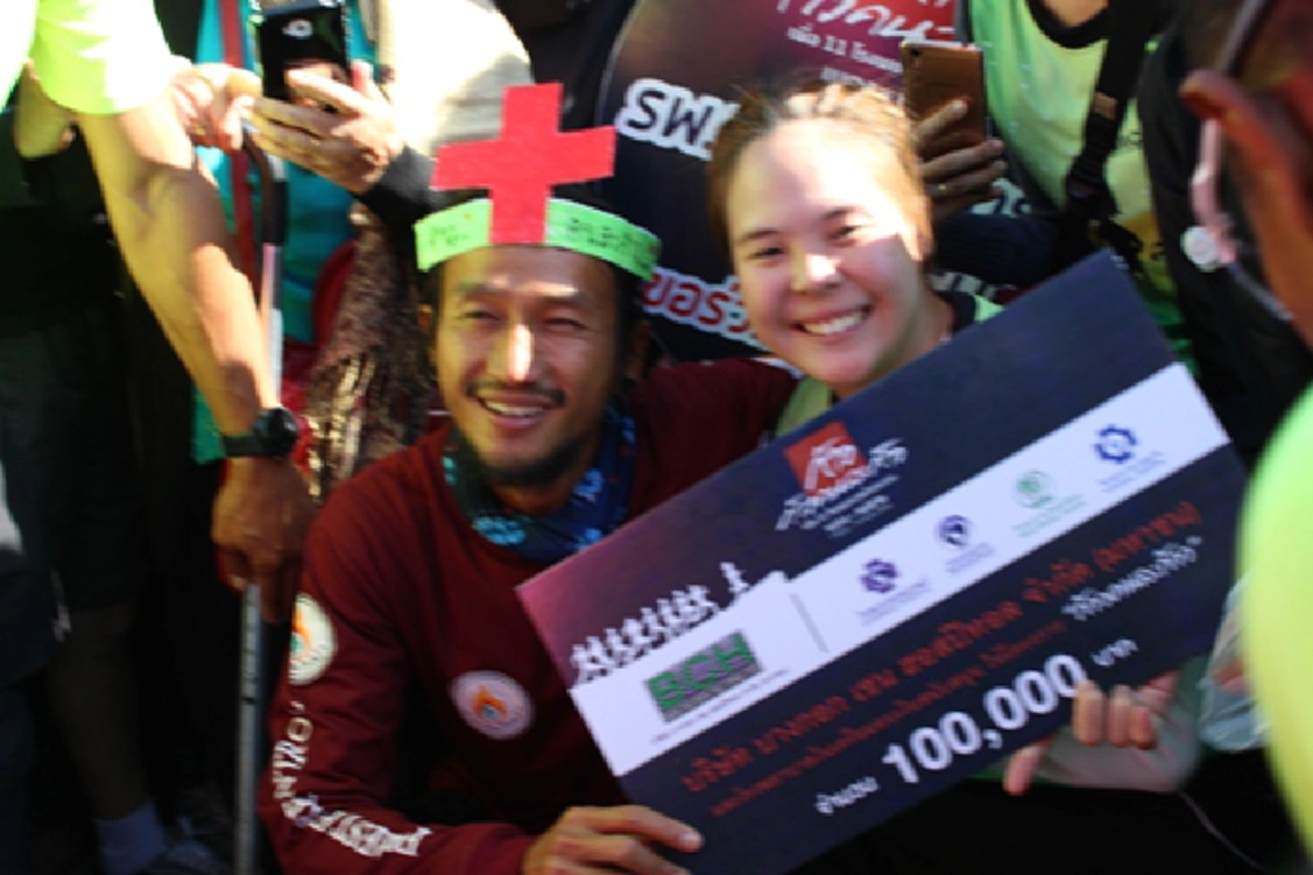 ปลายทางความเชื่อ..แสงสุดท้ายมีเสมอ!! "ตูน บอดี้สแลม" ทำฝันเป็นจริง ยอดเงิน #ก้าว ทะลุพันล้านแล้ว ย้ำคำจำได้มั้ย... #ก็บอกแล้วผมไม่ได้บ้า!??