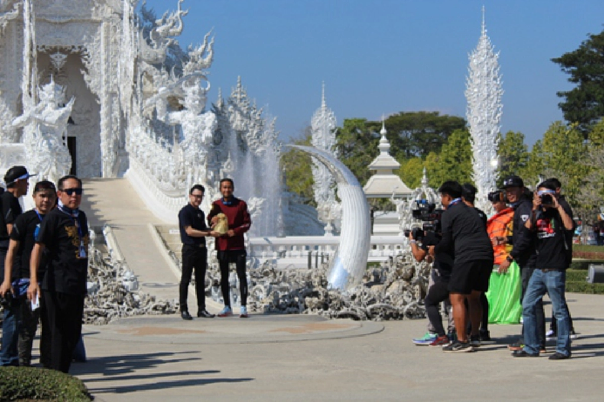 ปลายทางความเชื่อ..แสงสุดท้ายมีเสมอ!! "ตูน บอดี้สแลม" ทำฝันเป็นจริง ยอดเงิน #ก้าว ทะลุพันล้านแล้ว ย้ำคำจำได้มั้ย... #ก็บอกแล้วผมไม่ได้บ้า!??