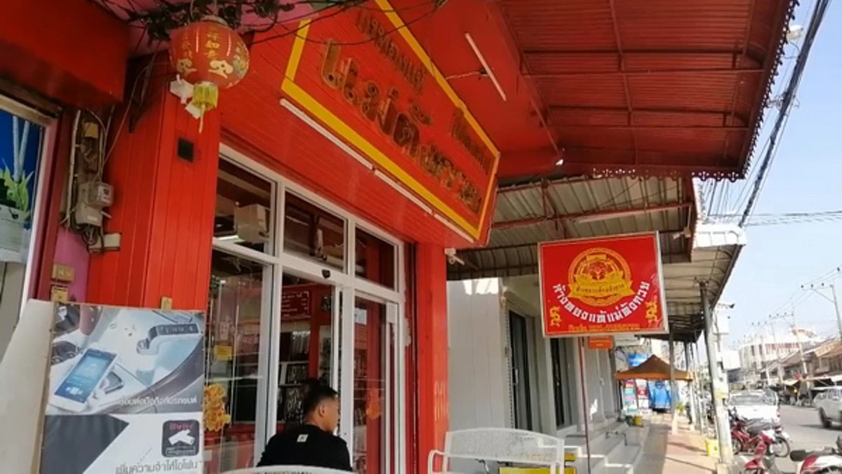 โจรสาวตระเวนฉกเงิน พ่อค้าแม่ค้ารวมถึงร้านทอง พากันระแวงทั้งตลาด