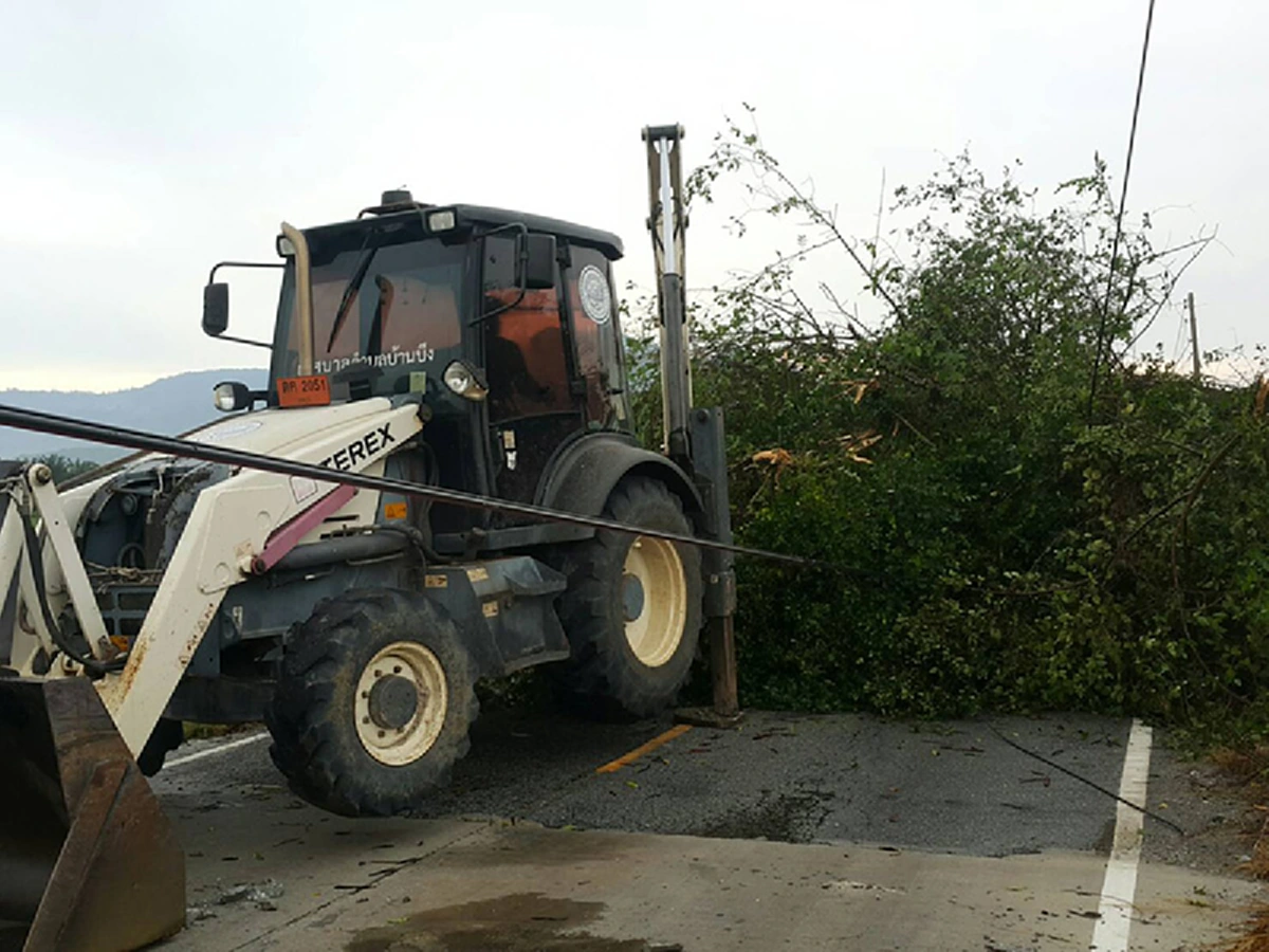 พายุฝน-ลมแรงพัดถล่ม จ.ชลบุรี จนประชาชนได้รับความเดือดร้อน