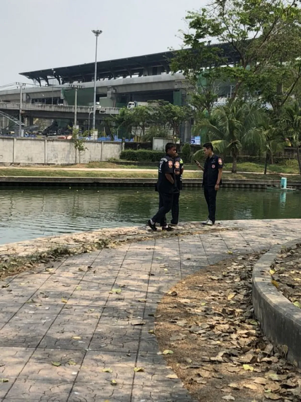 \"หนุ่มใหญ่\" หนีคดี17หมายจับ มาเลือกตั้งล่วงหน้า \"ตร.\"สืบข้อมูลรู้ทัน (คลิป)